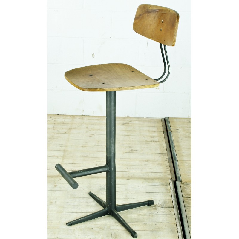 CHR152D Barstool with Footrest