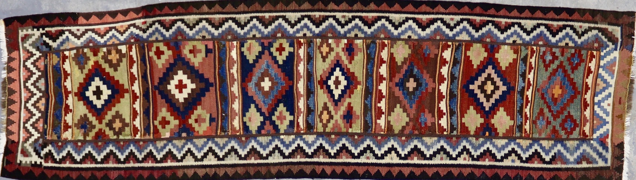 KR132 VINTAGE 1970s IRANIAN KILIM RUG 2'9