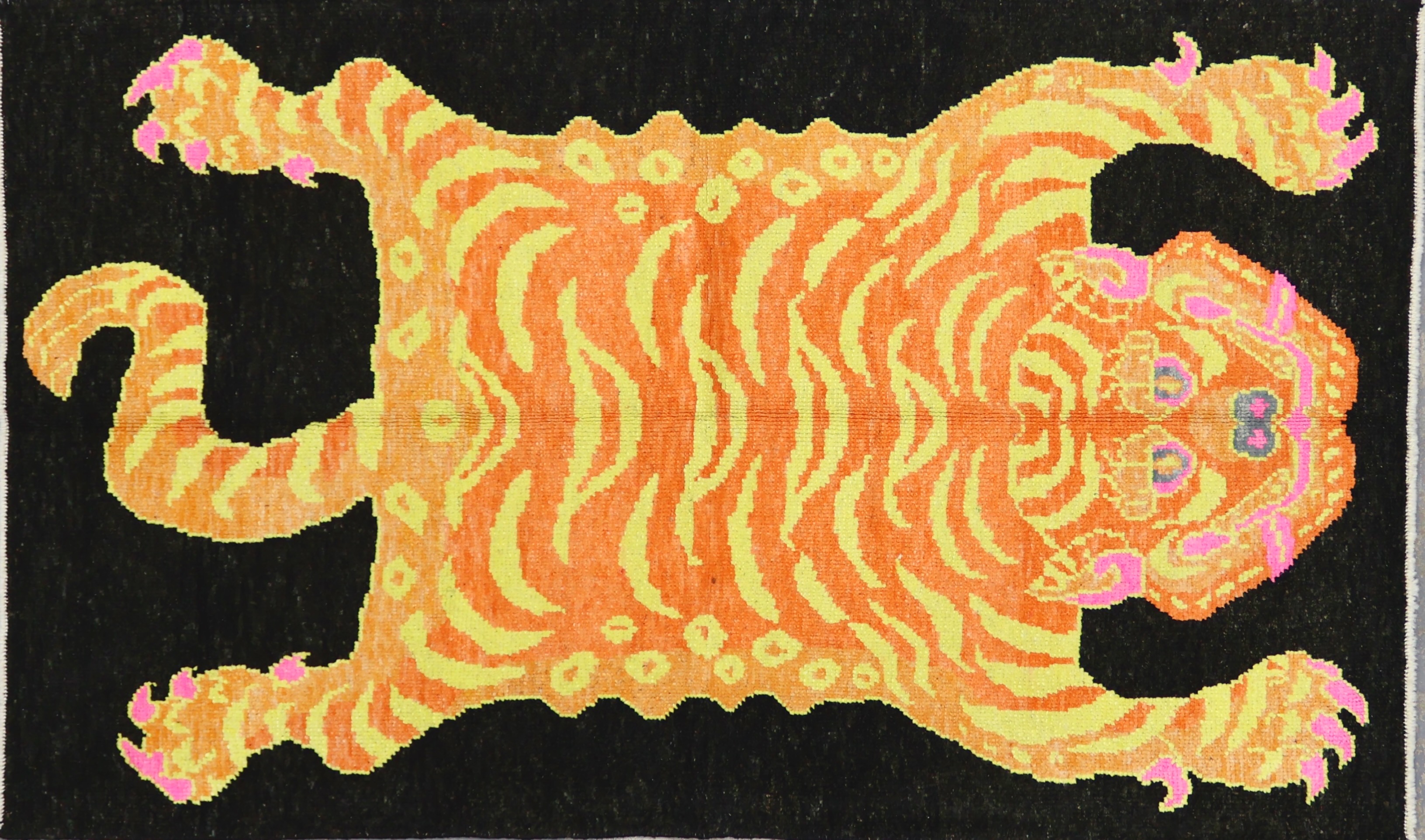 CR8469 NEW TIGER RUG 4'3