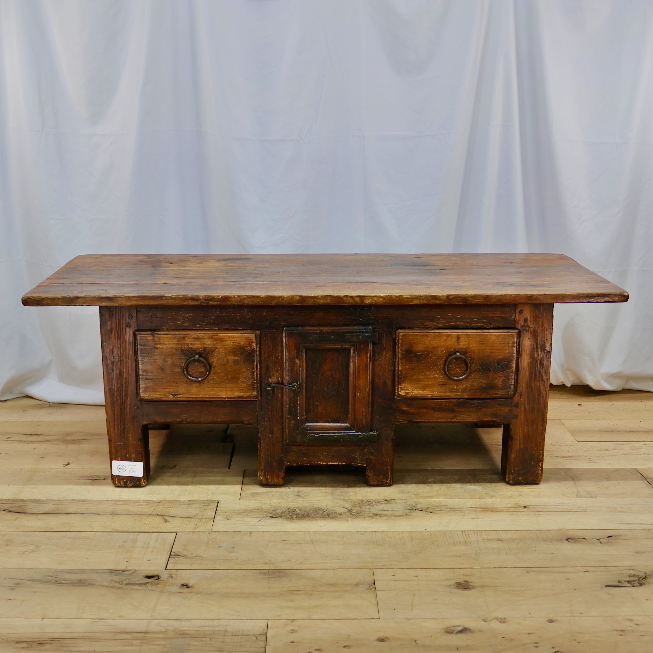 TB673 FARMHOUSE WOOD COFFEE TABLE