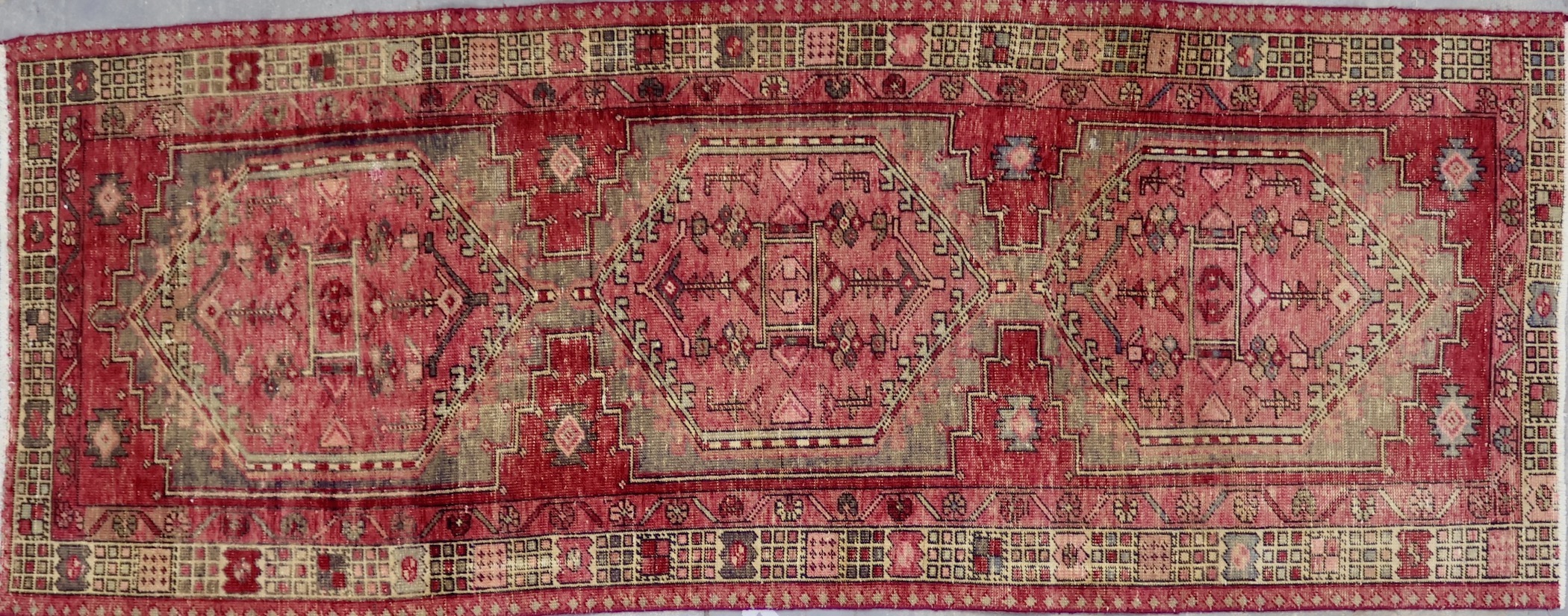 CR8386 VINTAGE 1960s KURDISH RUNNER 3'9