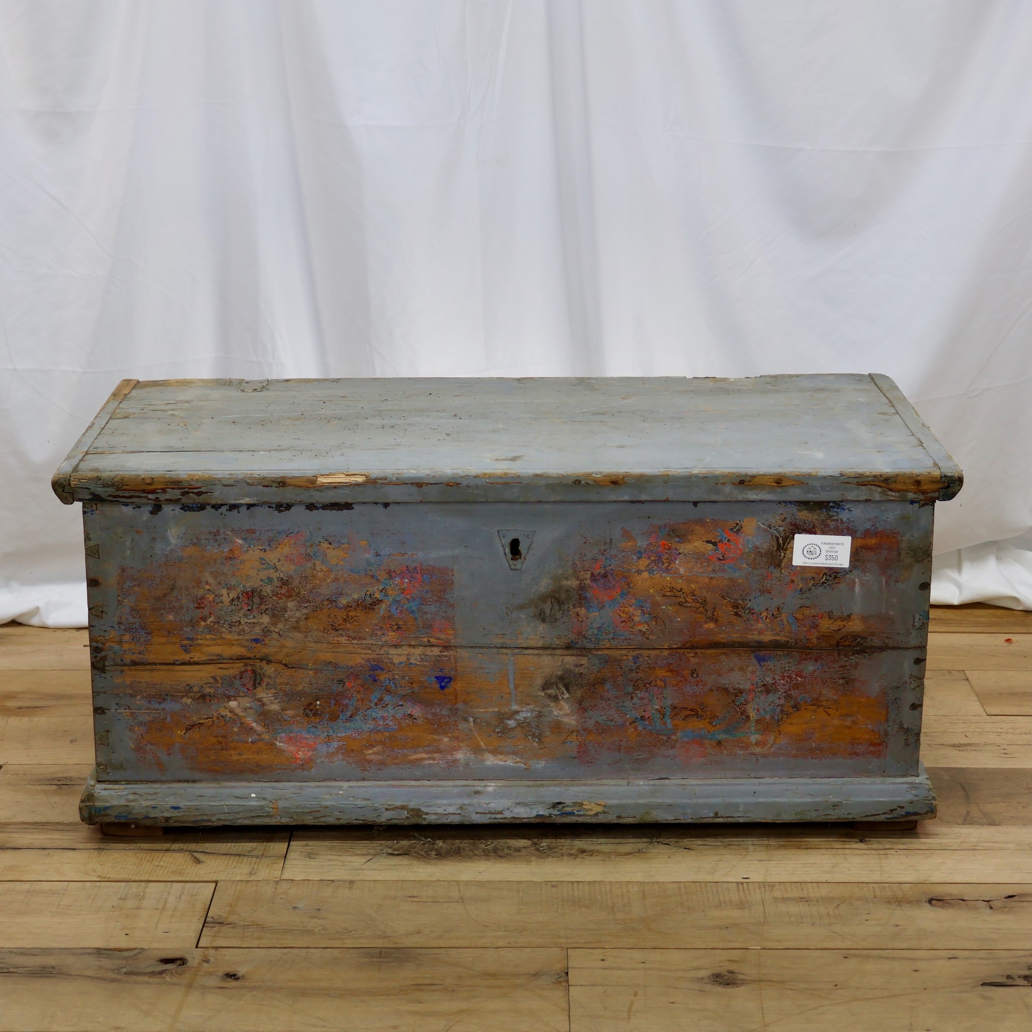 CB514 DISTRESSED WOODEN CHEST