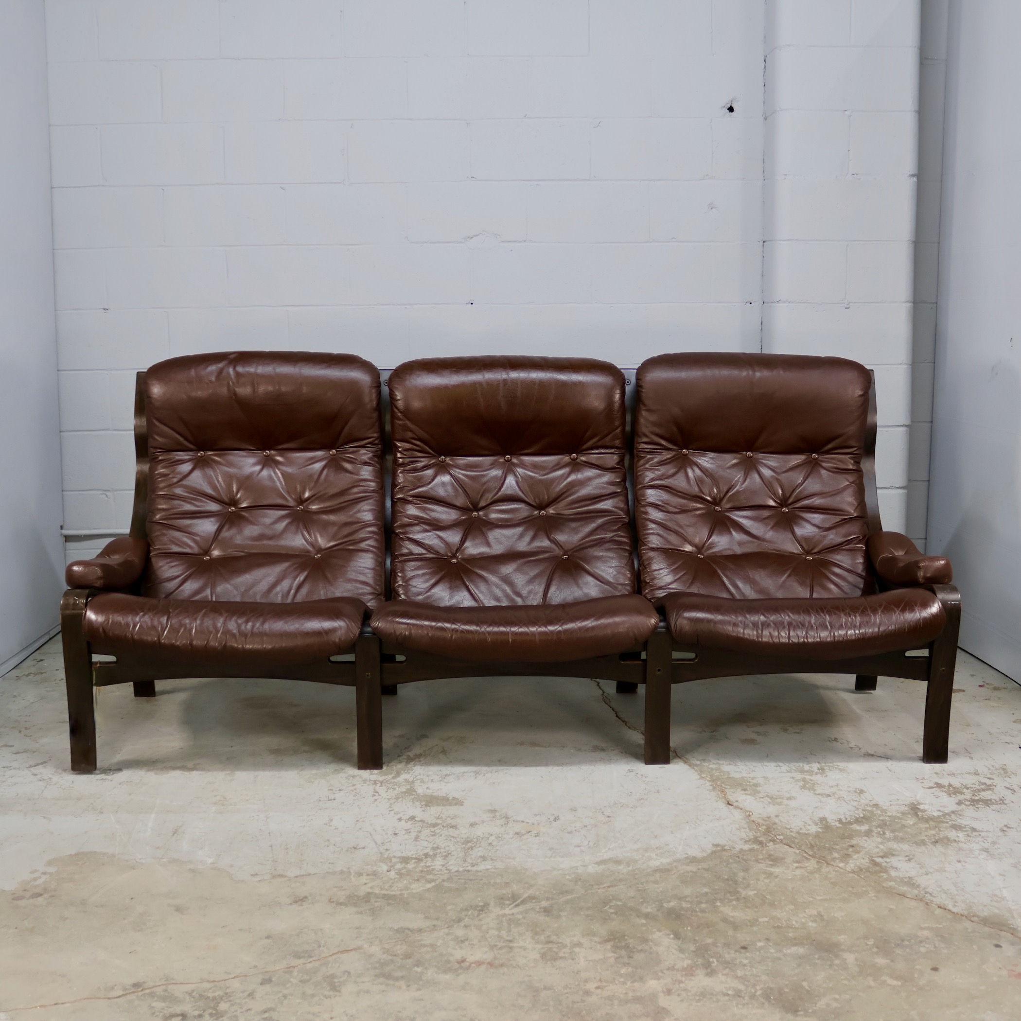 SOF339 'VIDJA' LEATHER AND WOOD 3-SEATER BY IKEA, 1978