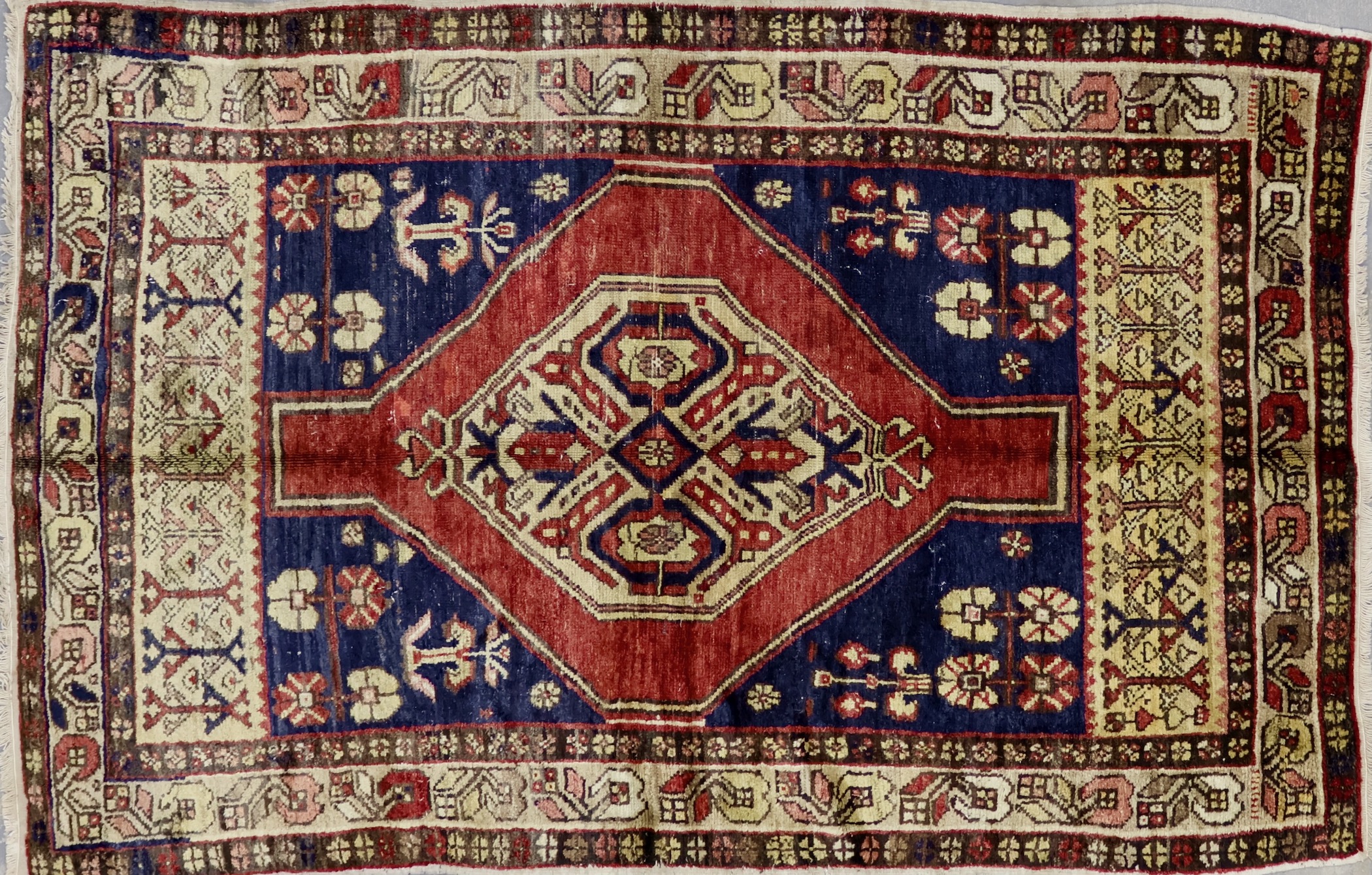 SH331 VINTAGE 1970s  TURKISH KONYA RUG 4' X 6'2
