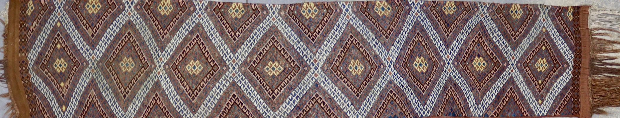 KR047 VINTAGE 1980s KURDISH VAN KILIM RUNNER 1'10