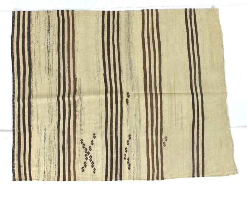 KL5174 - VINTAGE  KILIM  5.5 x4.8