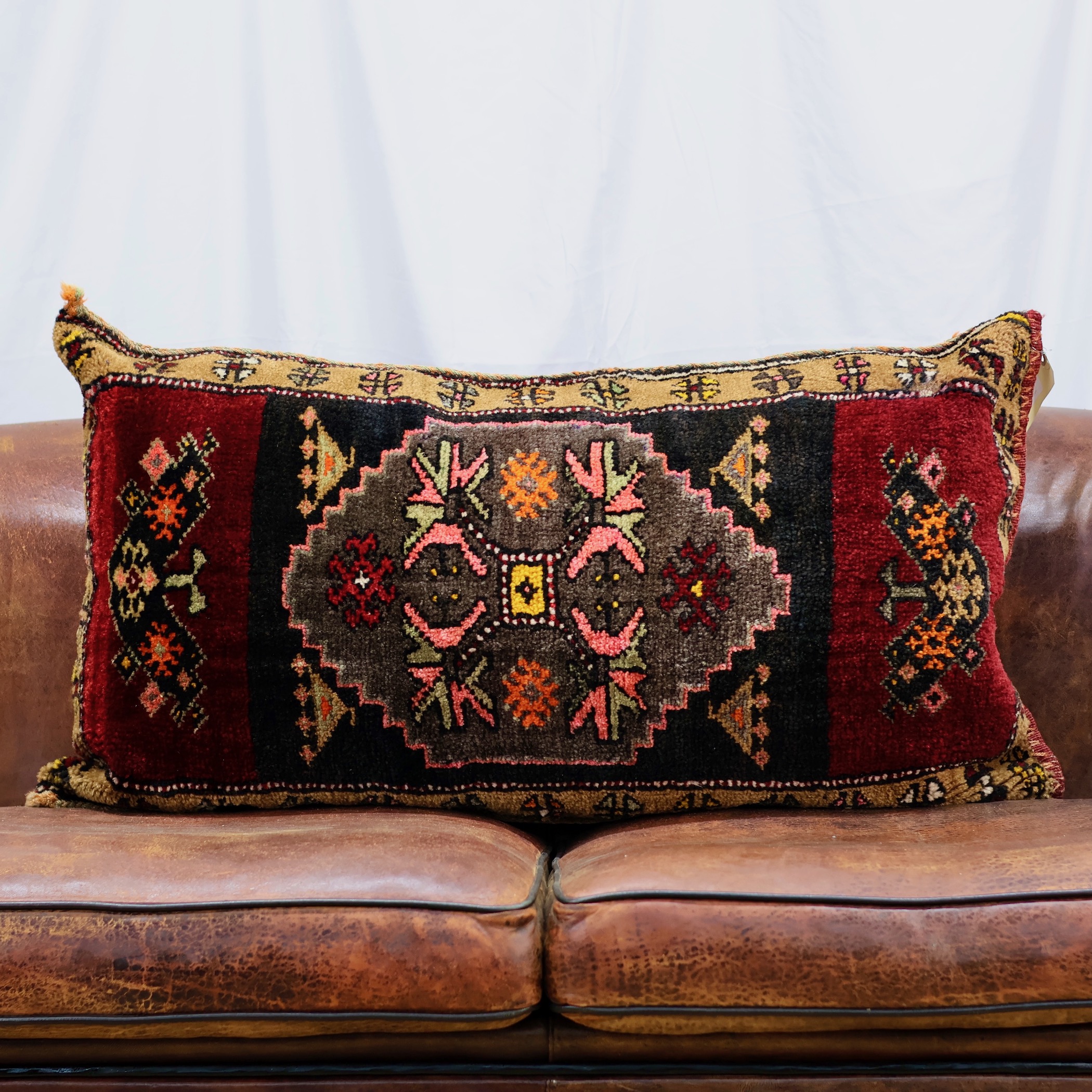 PL22-7 ORIGINAL RUG PILLOW