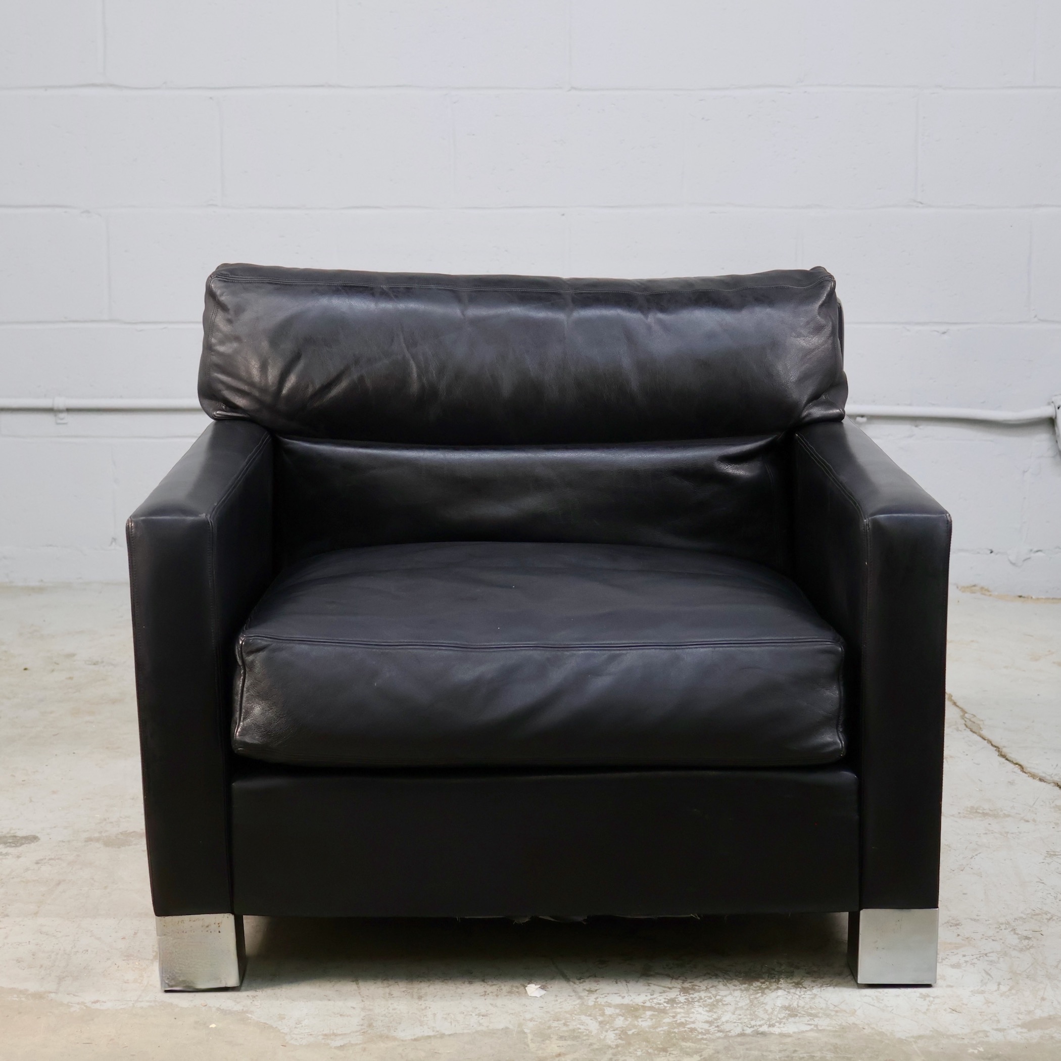 SOF33B BLACK LEATHER ARMCHAIR (SETS AVAILABLE)