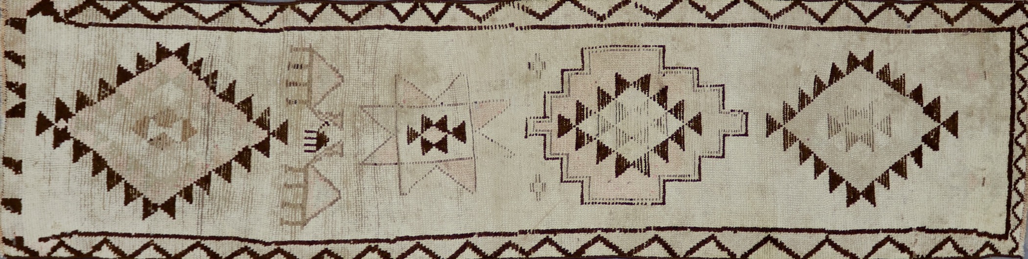 CR8172 VINTAGE 1960s KURDISH RUNNER 2'9