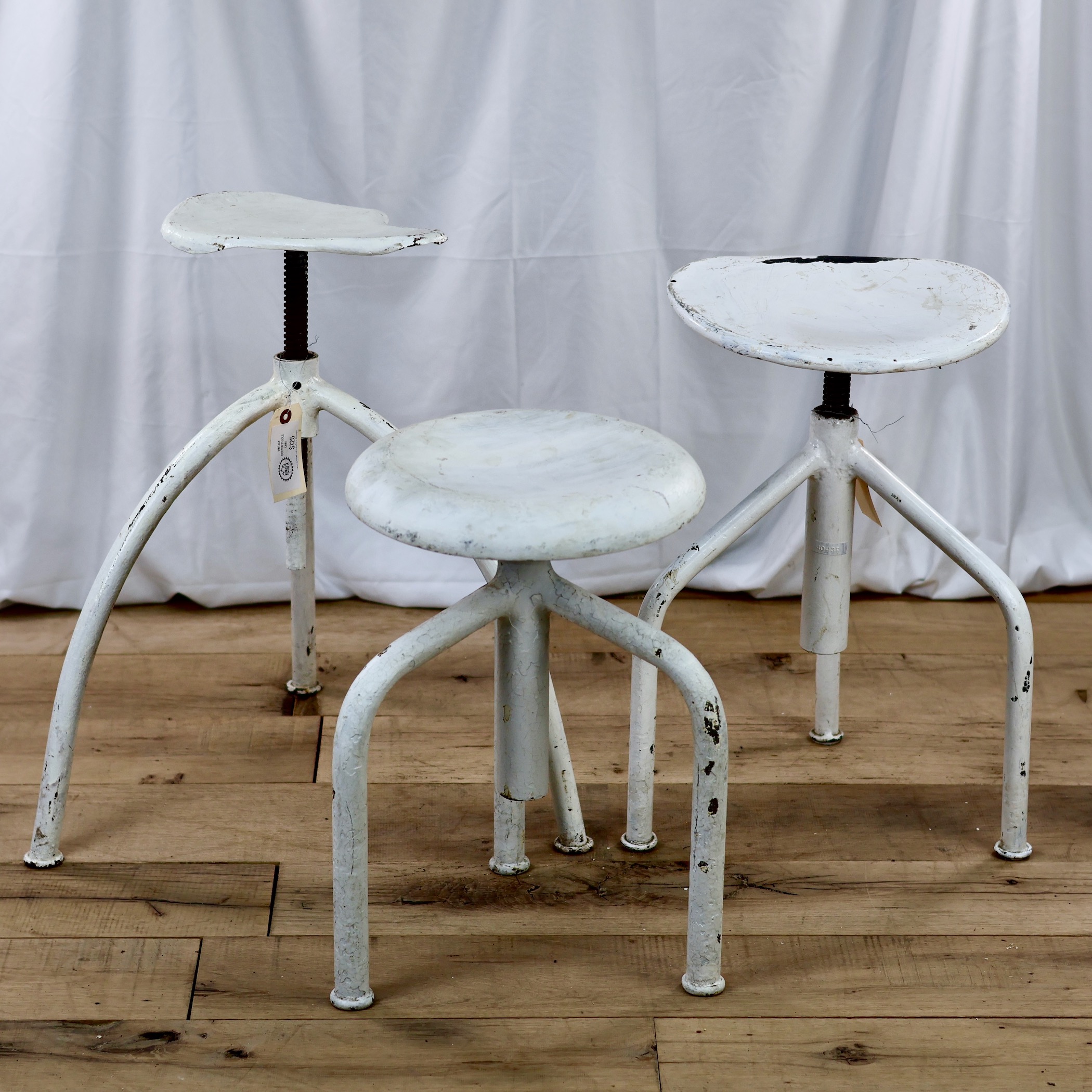 CHR1 HEIGHT-ADJUSTABLE DOCTOR'S STOOL
