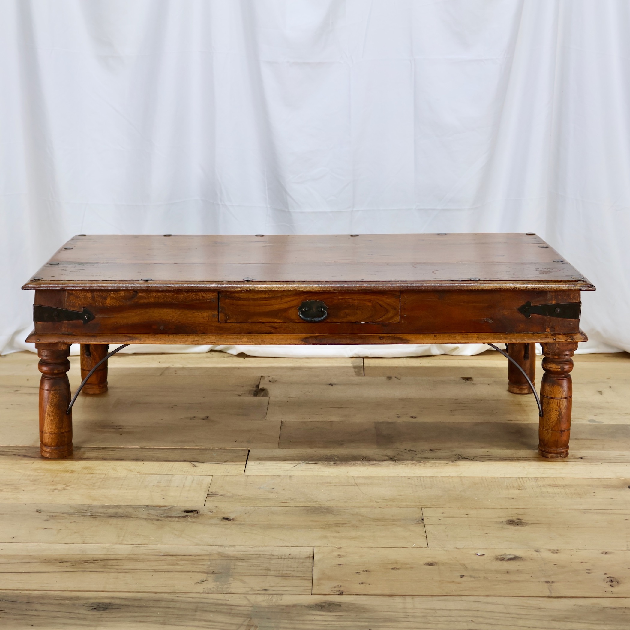 TB022 RUSTIC WOOD COFFEE TABLE
