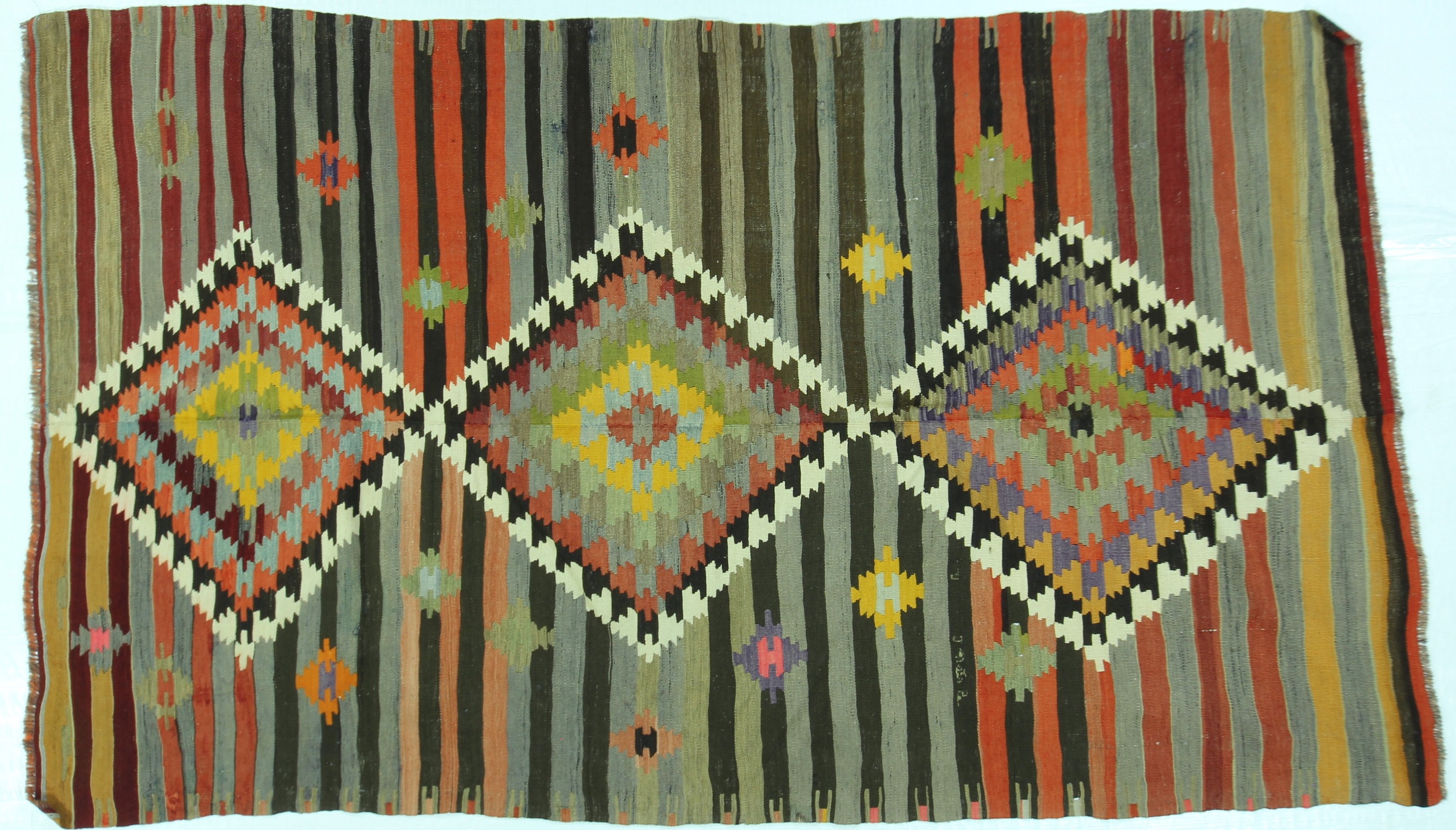 KL5243 VINTAGE KILIM 5.8x9.7