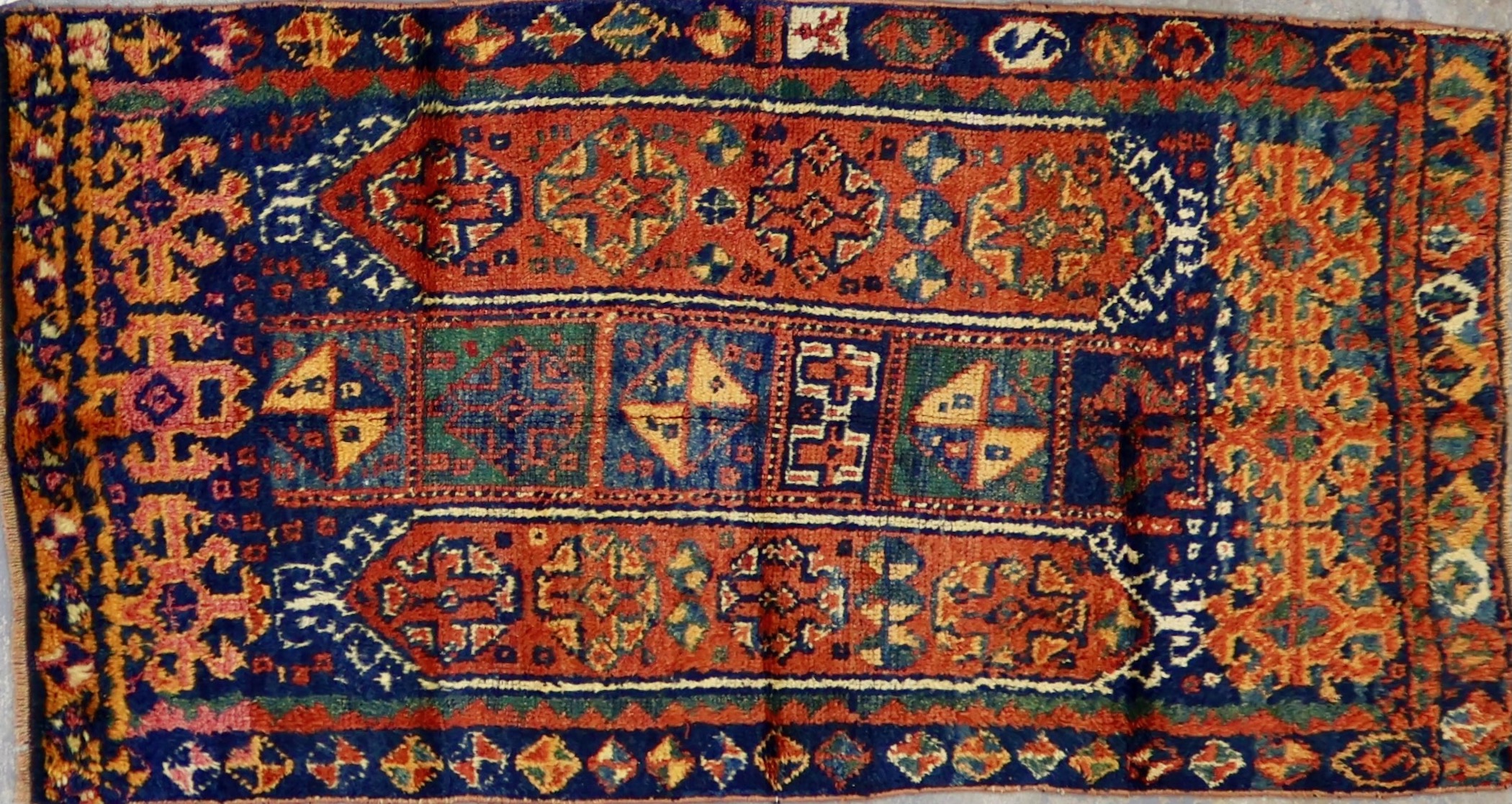 SH328 VINTAGE 1950s KURDISH HERKI RUG 3' X 5'9
