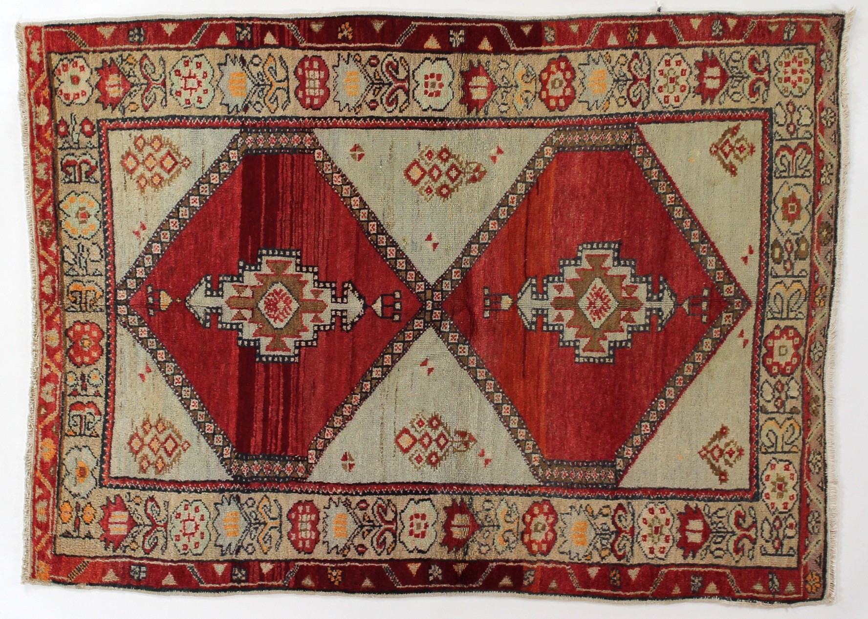 SH423- VINTAGE KONYA RUG  4.4 X 5.10