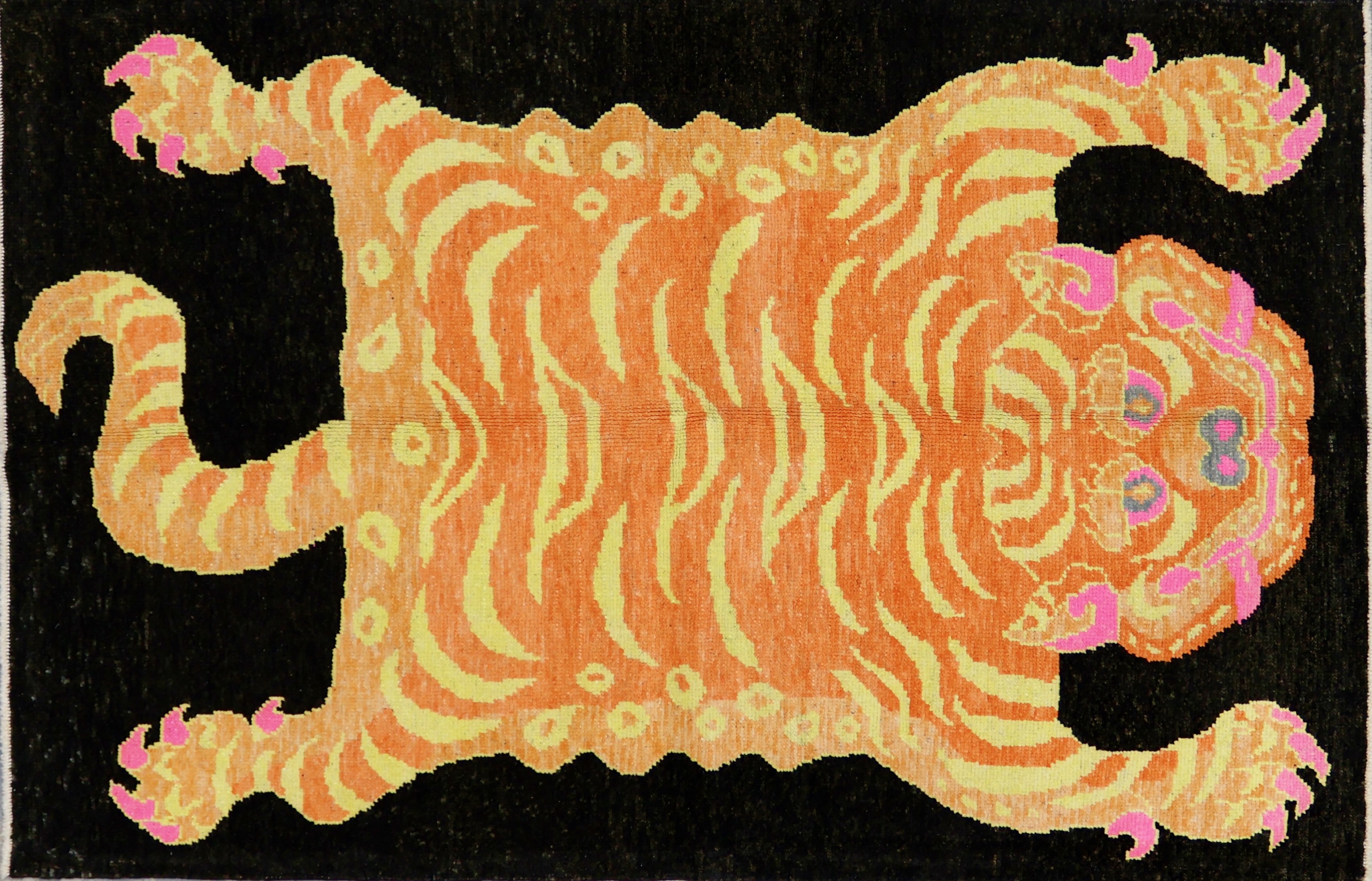 CR8470 NEW TIGER RUG 4'10