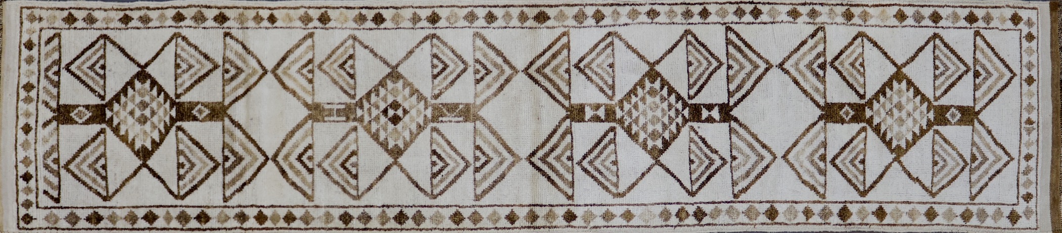 CR8000 VINTAGE 1970s KURDISH RUNNER 3' X 13'7