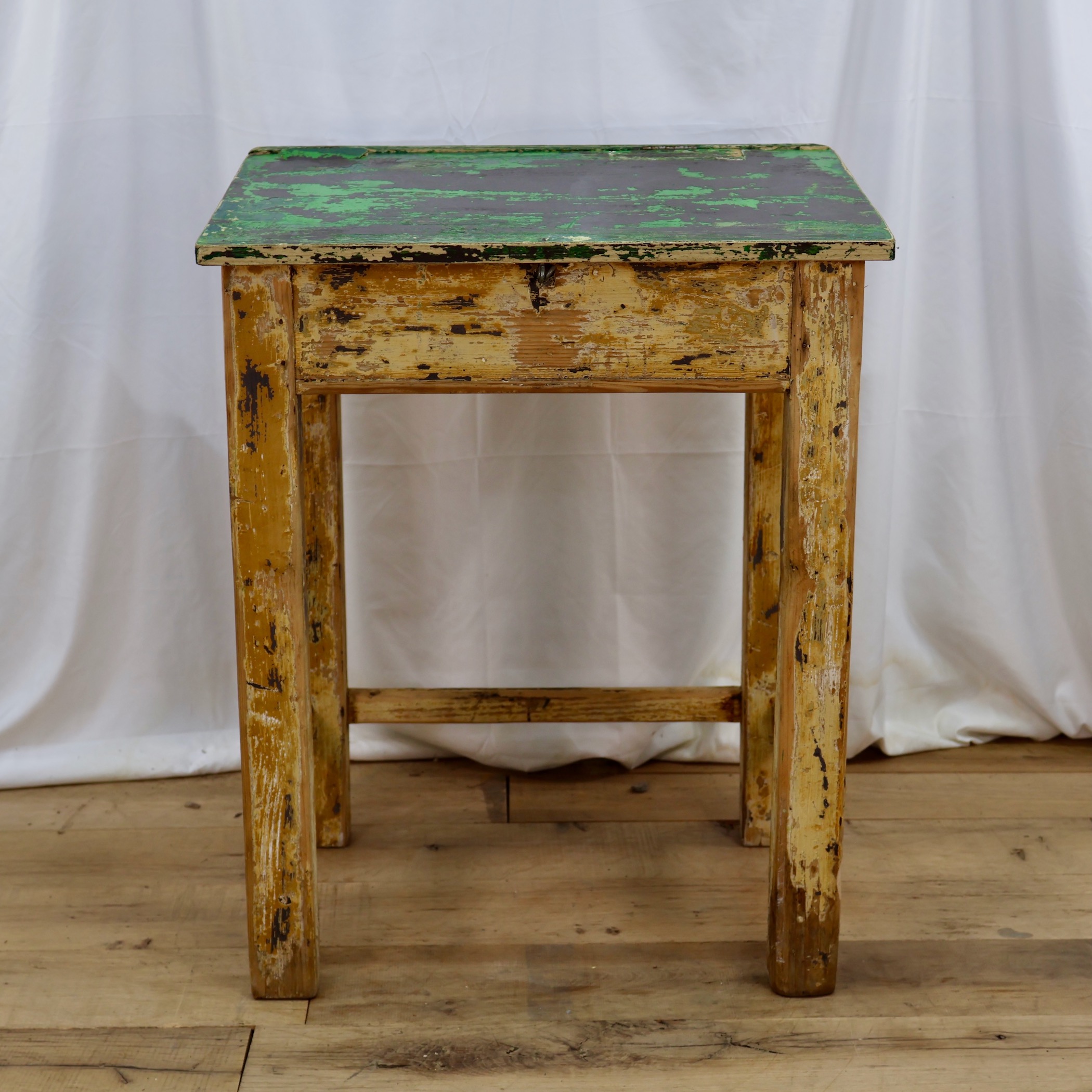 TB498 DISTRESSED SCHOOL TABLE