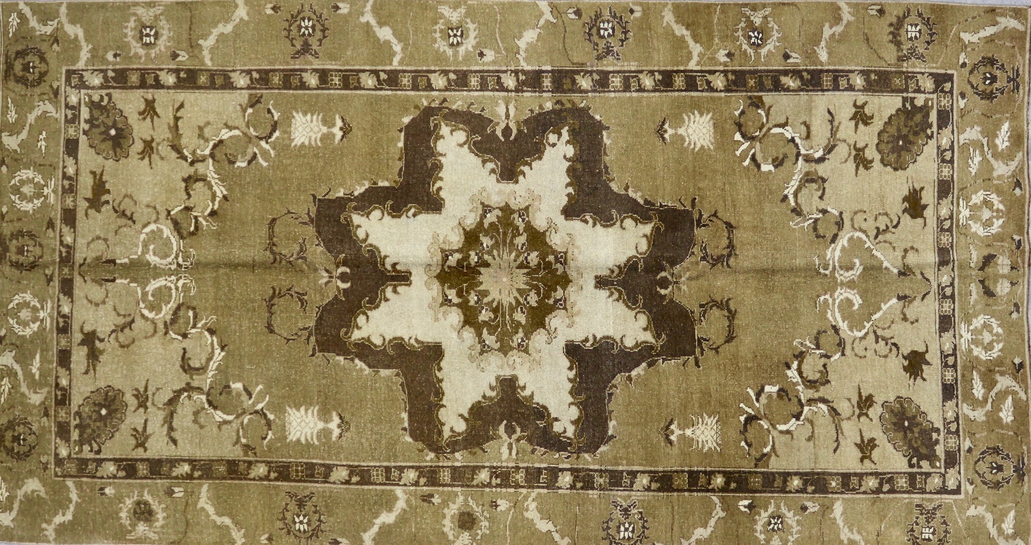 TH2193 RECLAIMED VINTAGE TURKISH KARS RUG 5'9