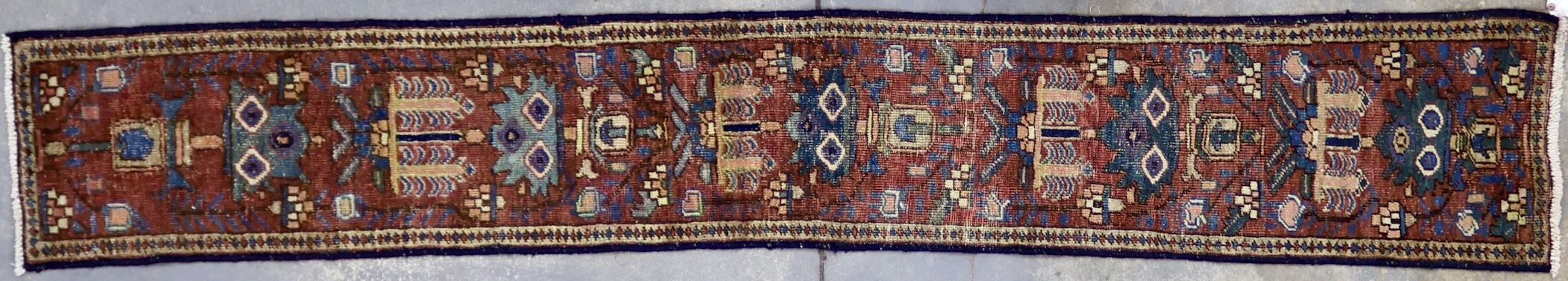 CR7026 VINTAGE PERSIAN HERIZ TABLE RUNNER 1'6