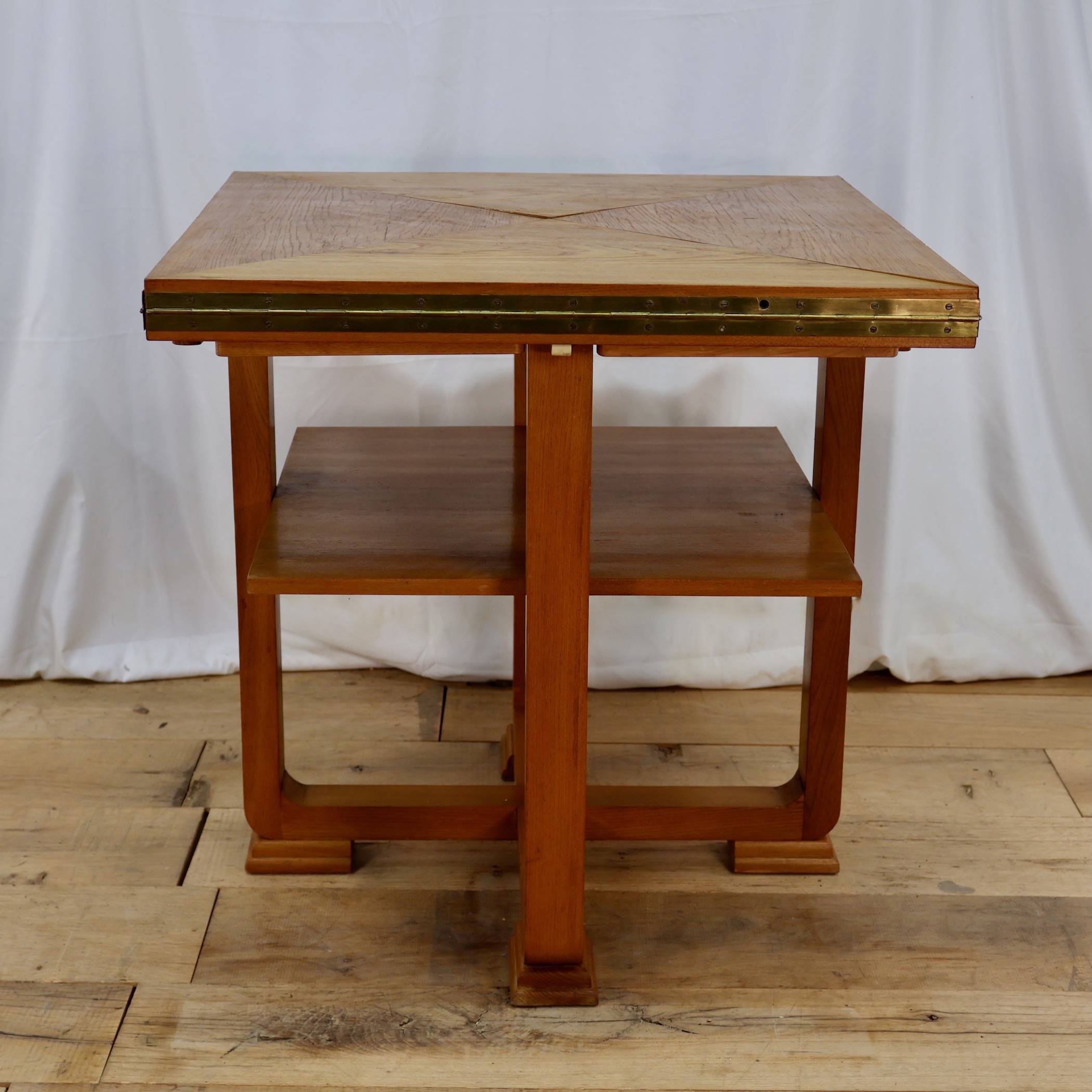 TB99 MID-CENTURY LEAF TABLE