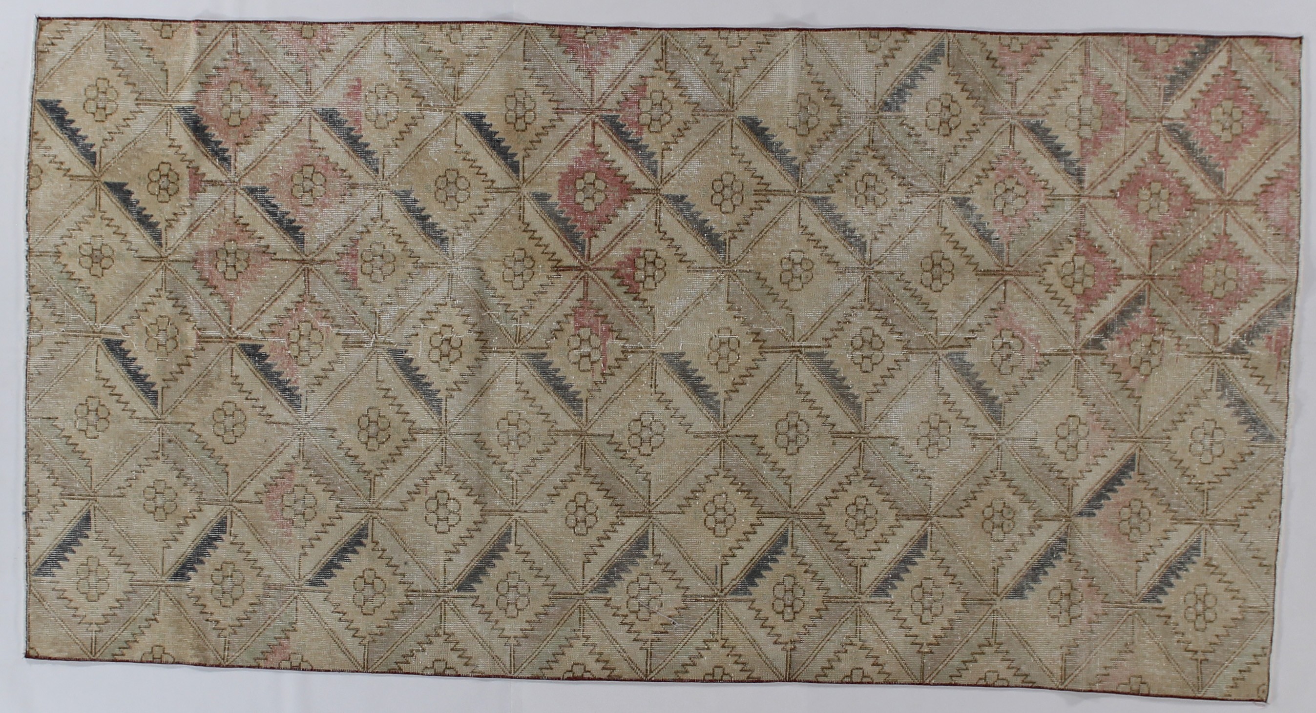 UD3096 VINTAGE RUG 4.7 X 8.11