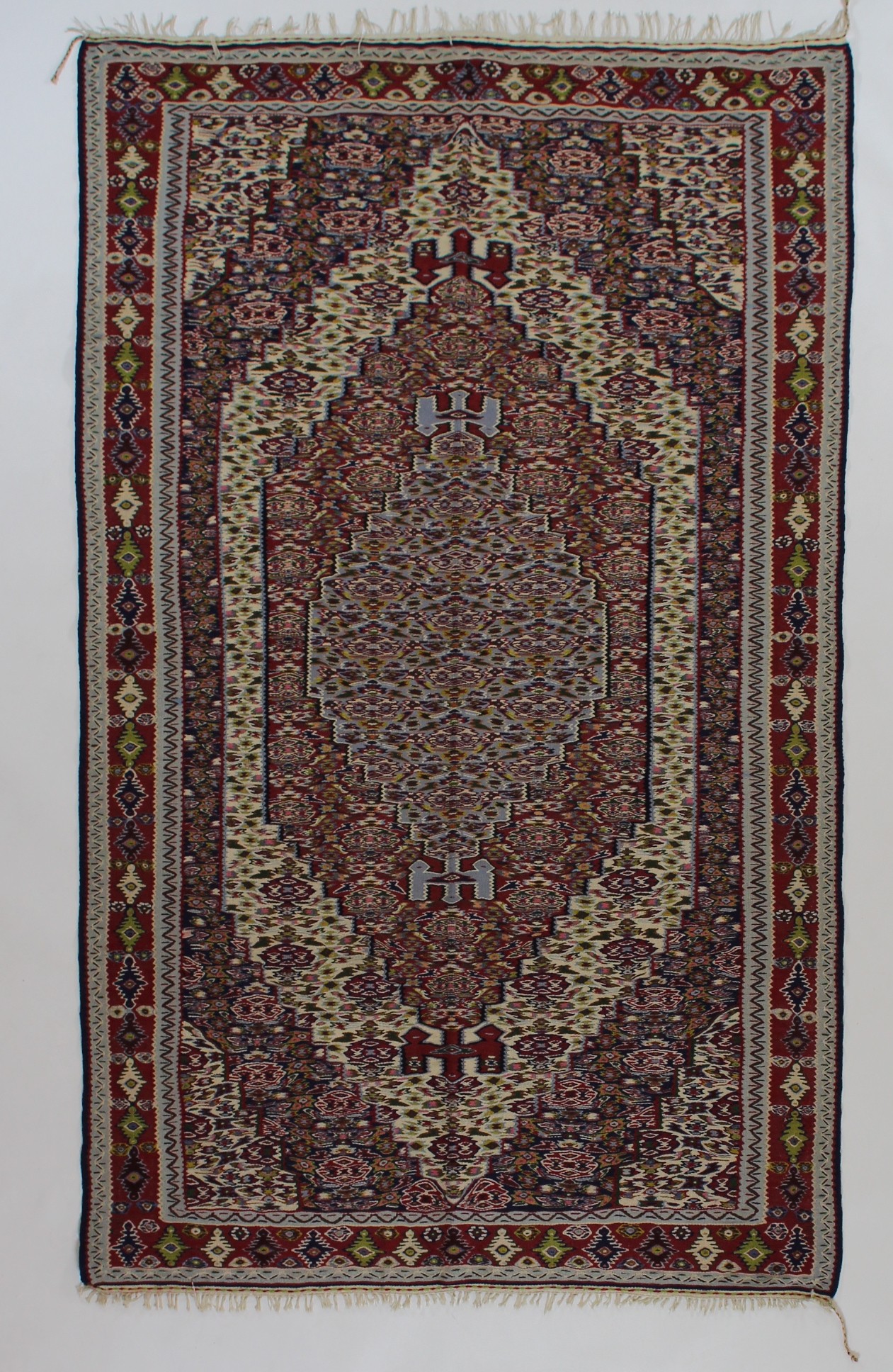 KL001 - VINTAGE  KILIM  4.10 x 7.11