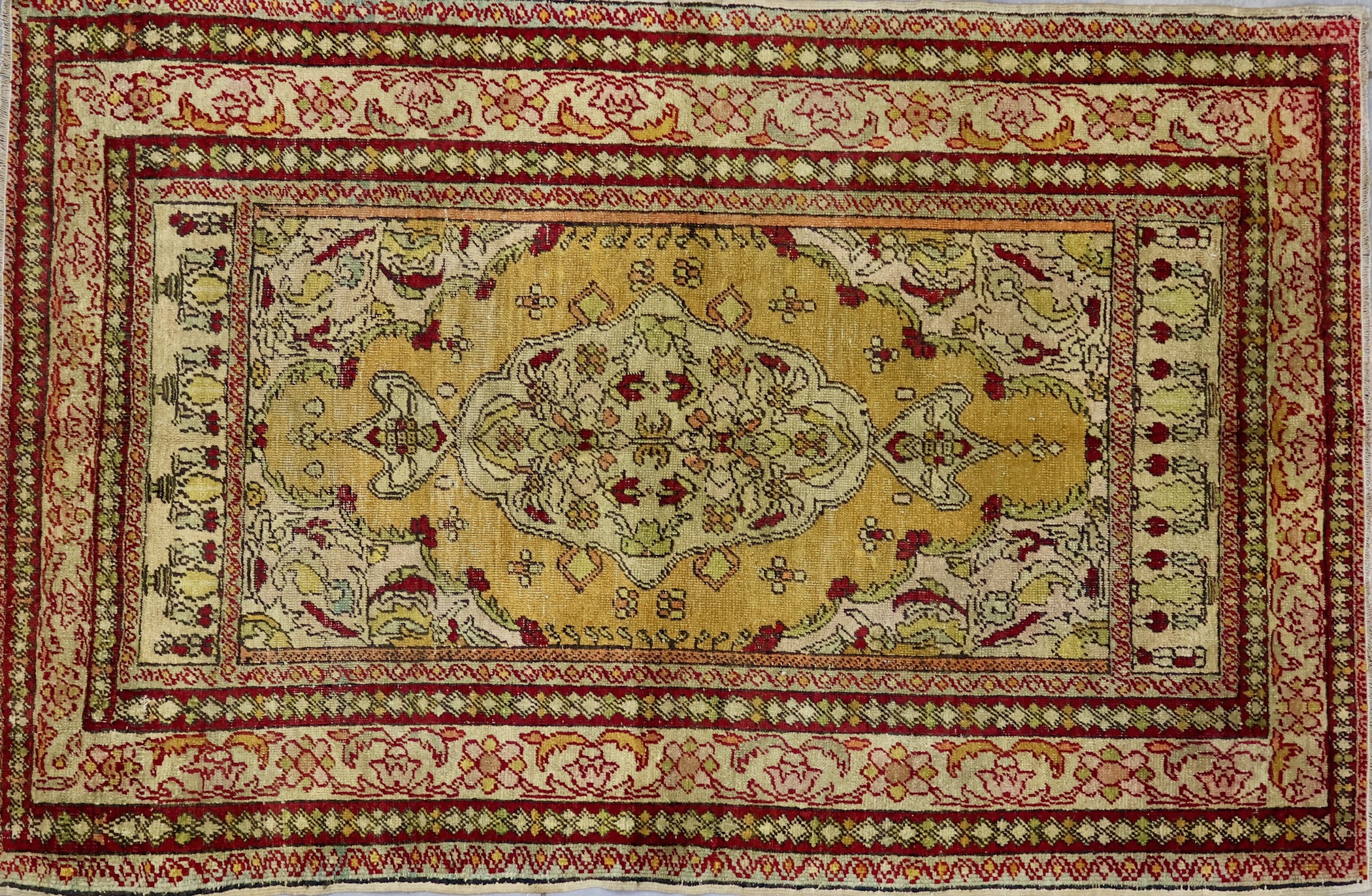 CR5399 VINTAGE 1950s TURKISH GORDES RUG 3'10