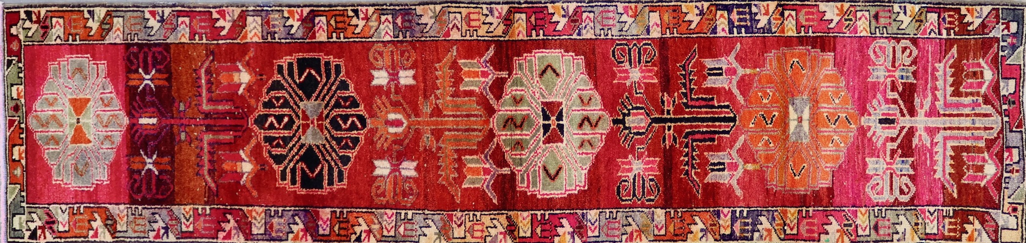 CR8149 VINTAGE 1960s KURDISH HERKI RUNNER 2'11