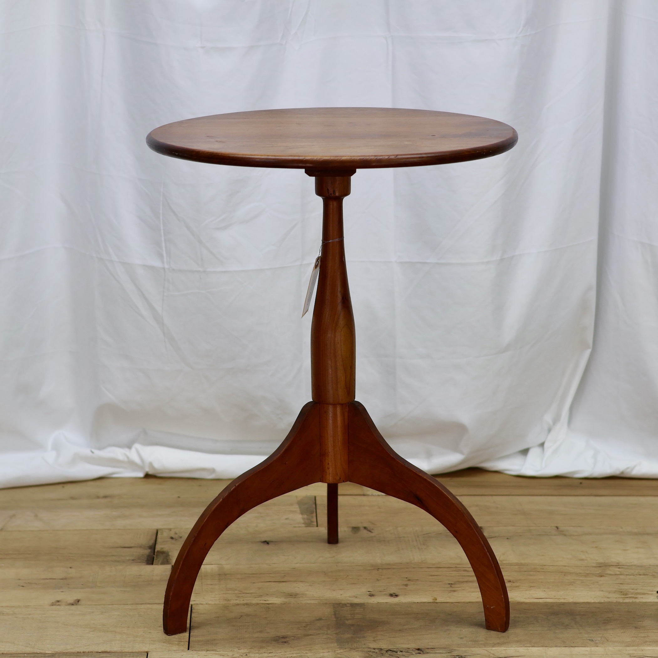 TB633 PEDESTAL SIDE TABLE