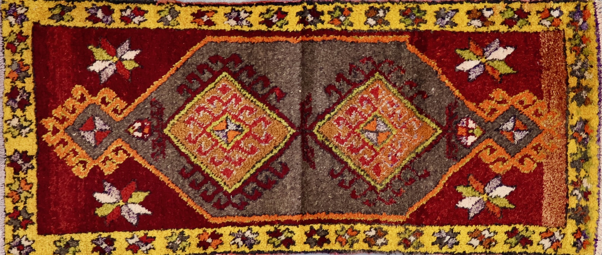 CR8520 VINTAGE 1970s TURKISH KONYA RUG 2' X 4'7