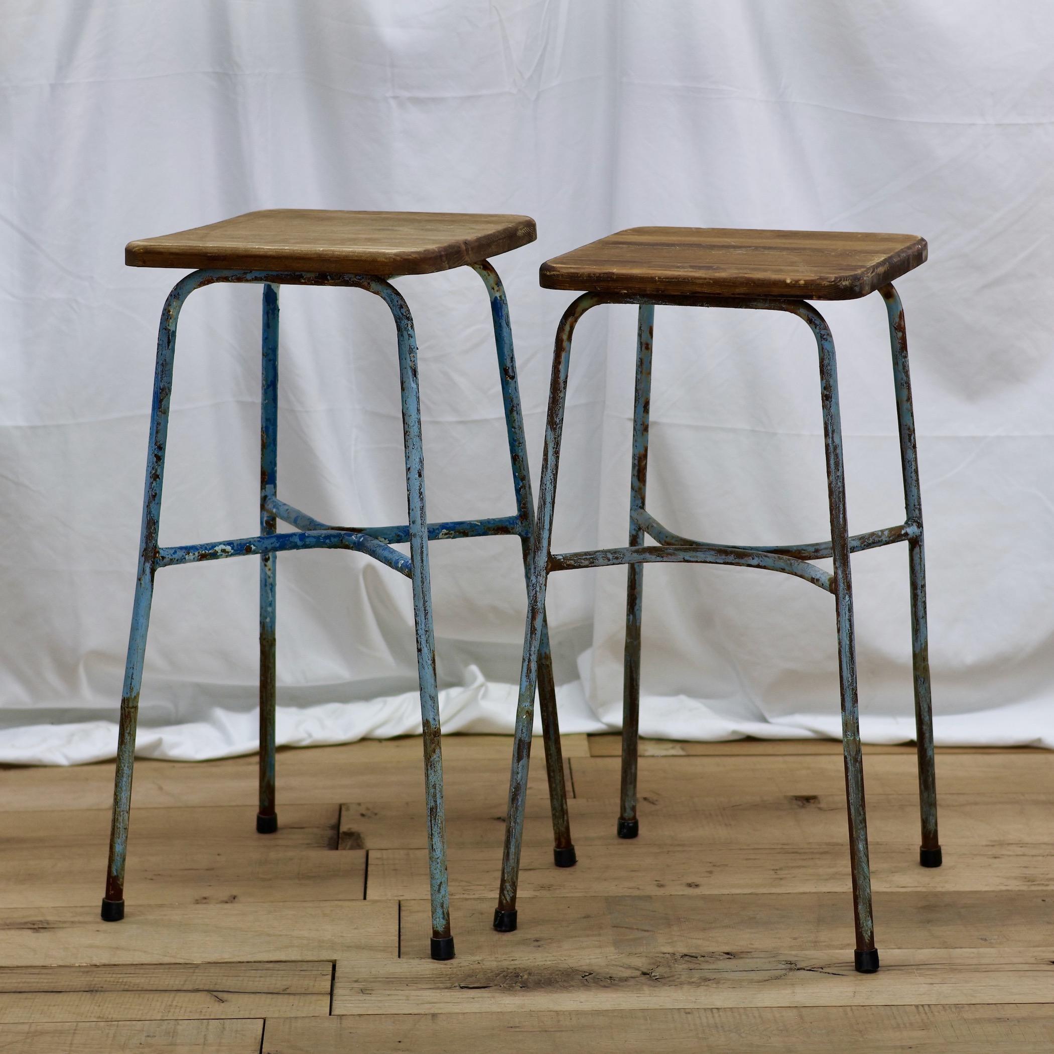 CHR491 METAL FRAME BAR STOOL WITH WOOD TOP