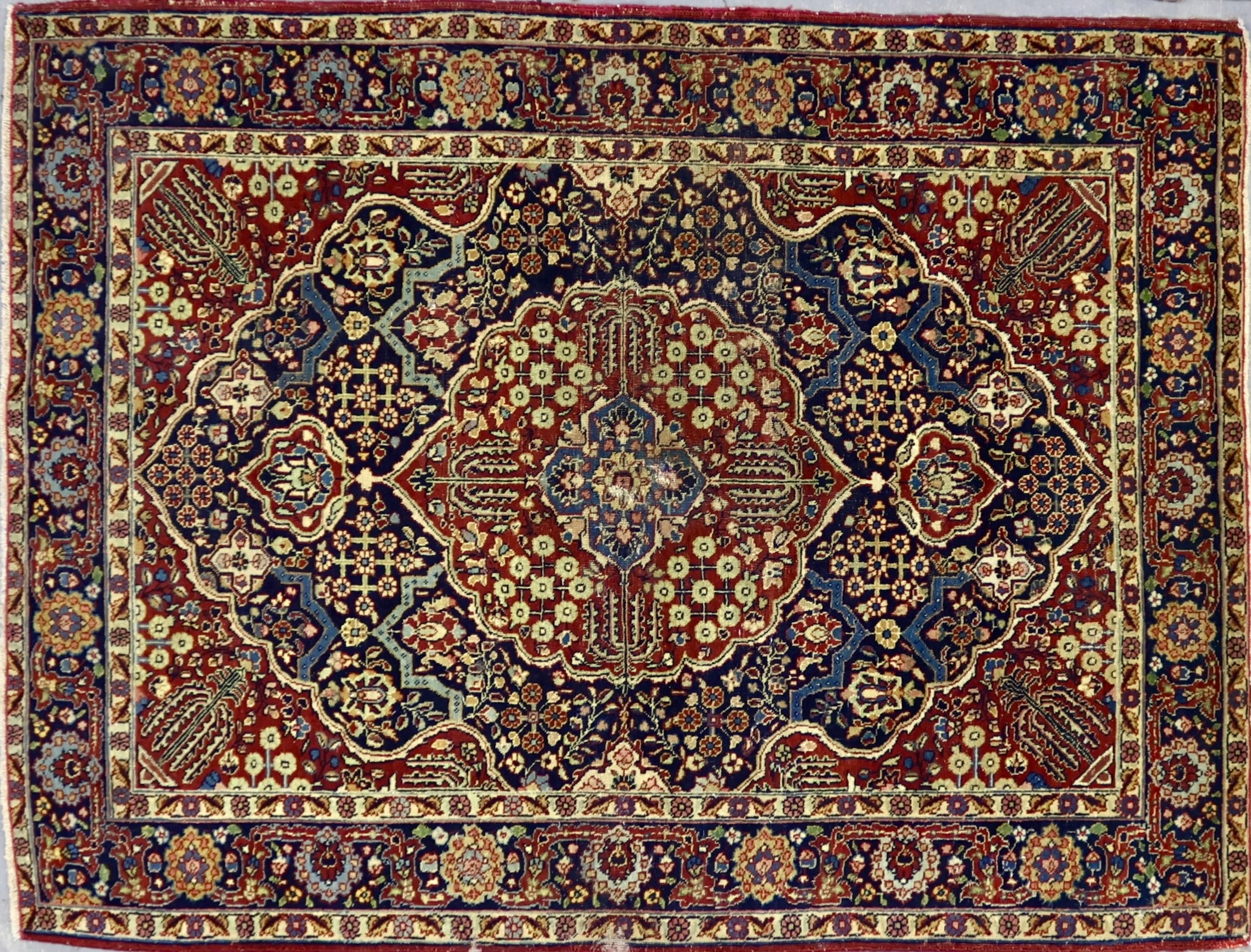 CR8641 ANTIQUE PERSIAN RUG 4'8