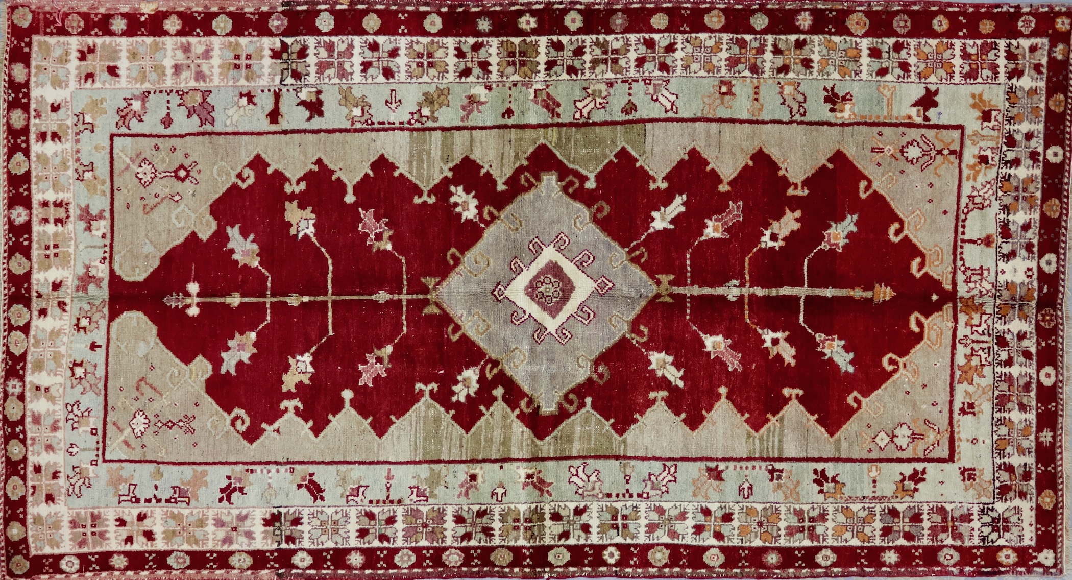 KH82 ANTIQUE TURKISH RUG 4'10