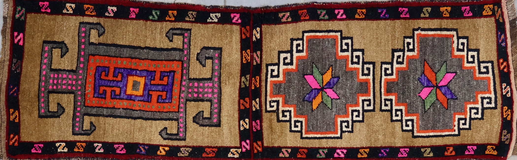 CR8422 VINTAGE 1990s TURKISH KARS RUG 1'10