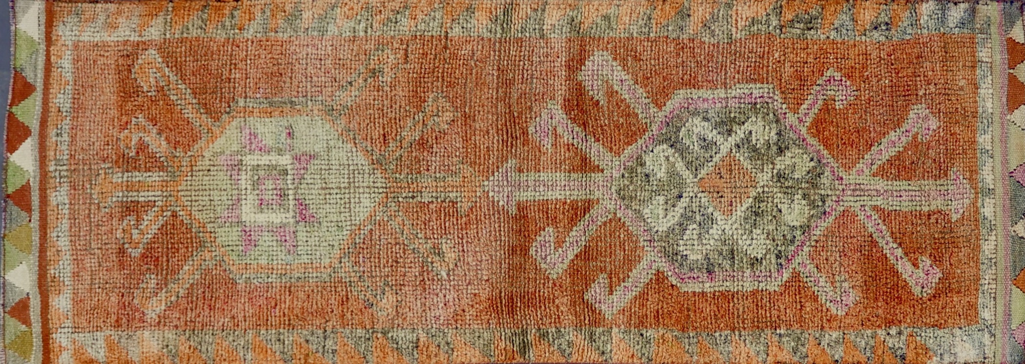 CR8479 VINTAGE 1960s KURDISH HERKI RUNNER 2'11