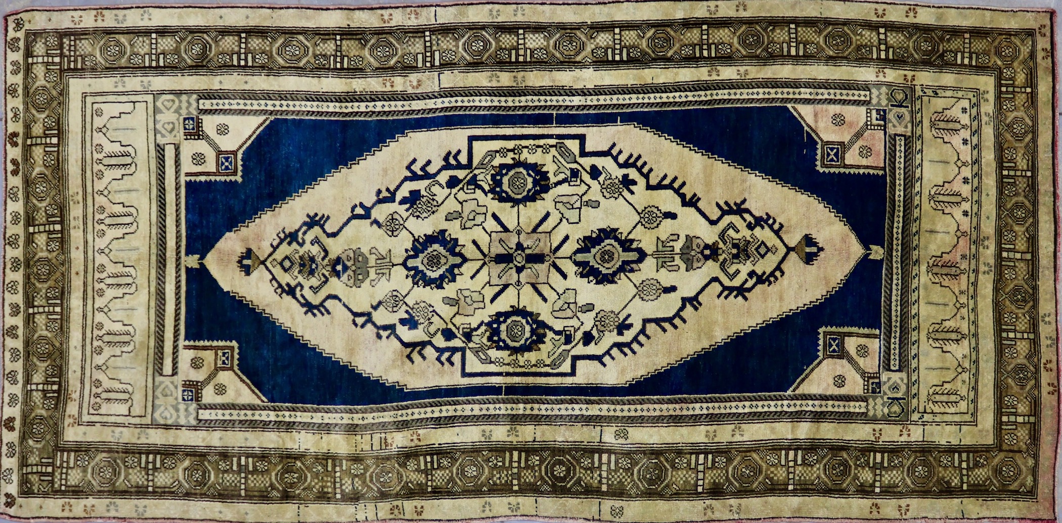 KH752 VINTAGE 1980s TURKISH TASPINAR RUG 4'10