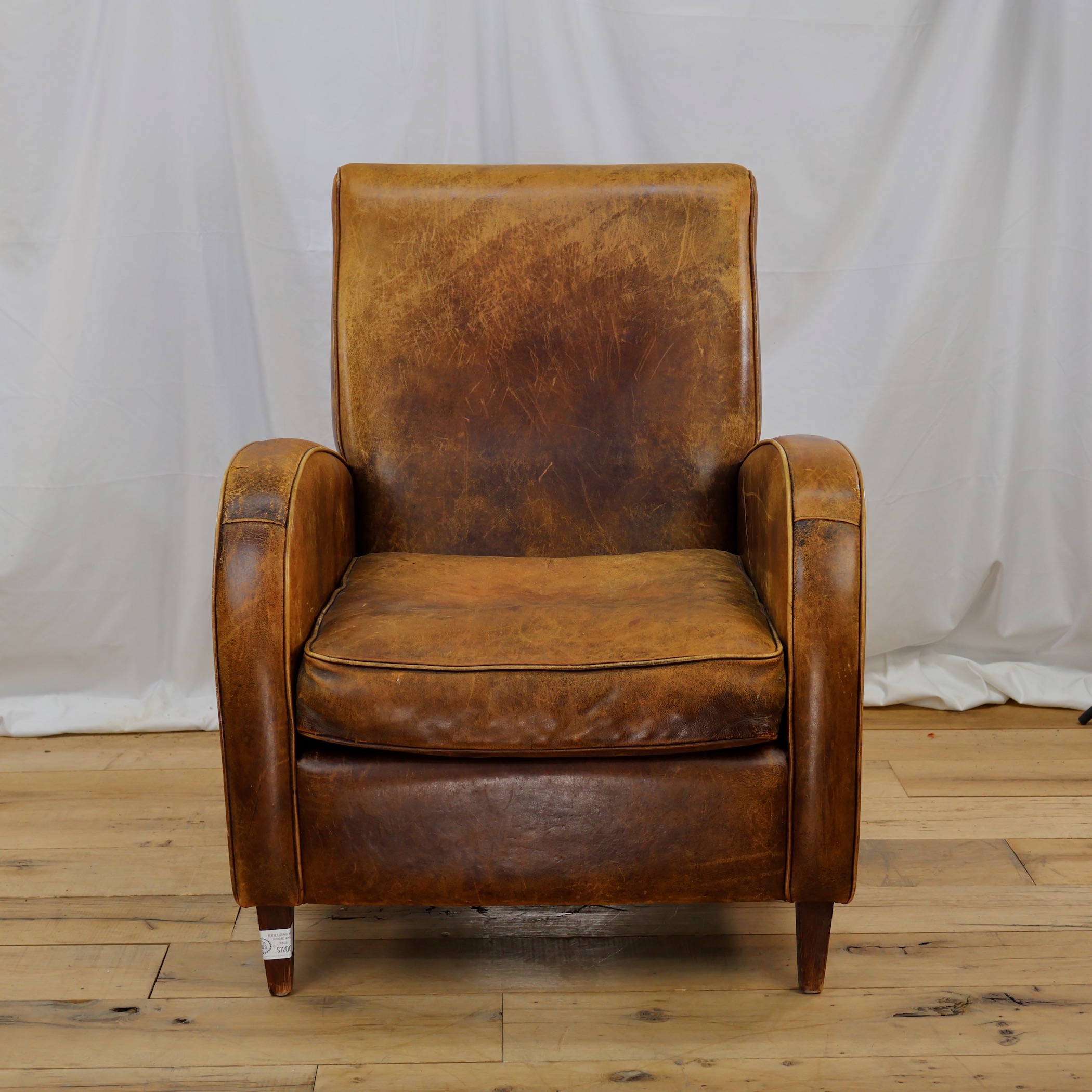 CHR228 LOUNGE CHAIR WITH ROUND ARMS
