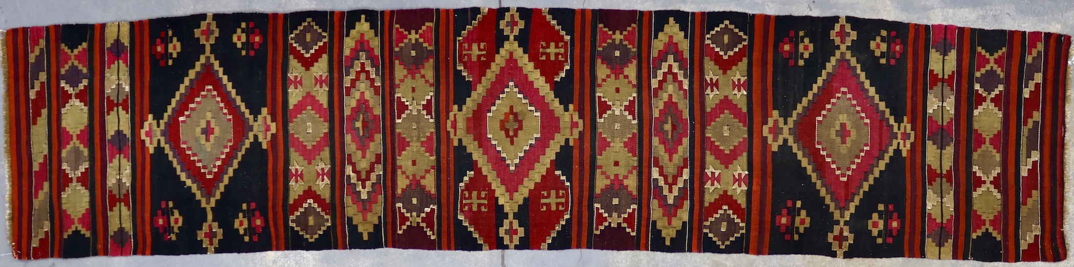 KR308 VINTAGE 1980s TURKISH SIVAS KILIM RUNNER 2'8