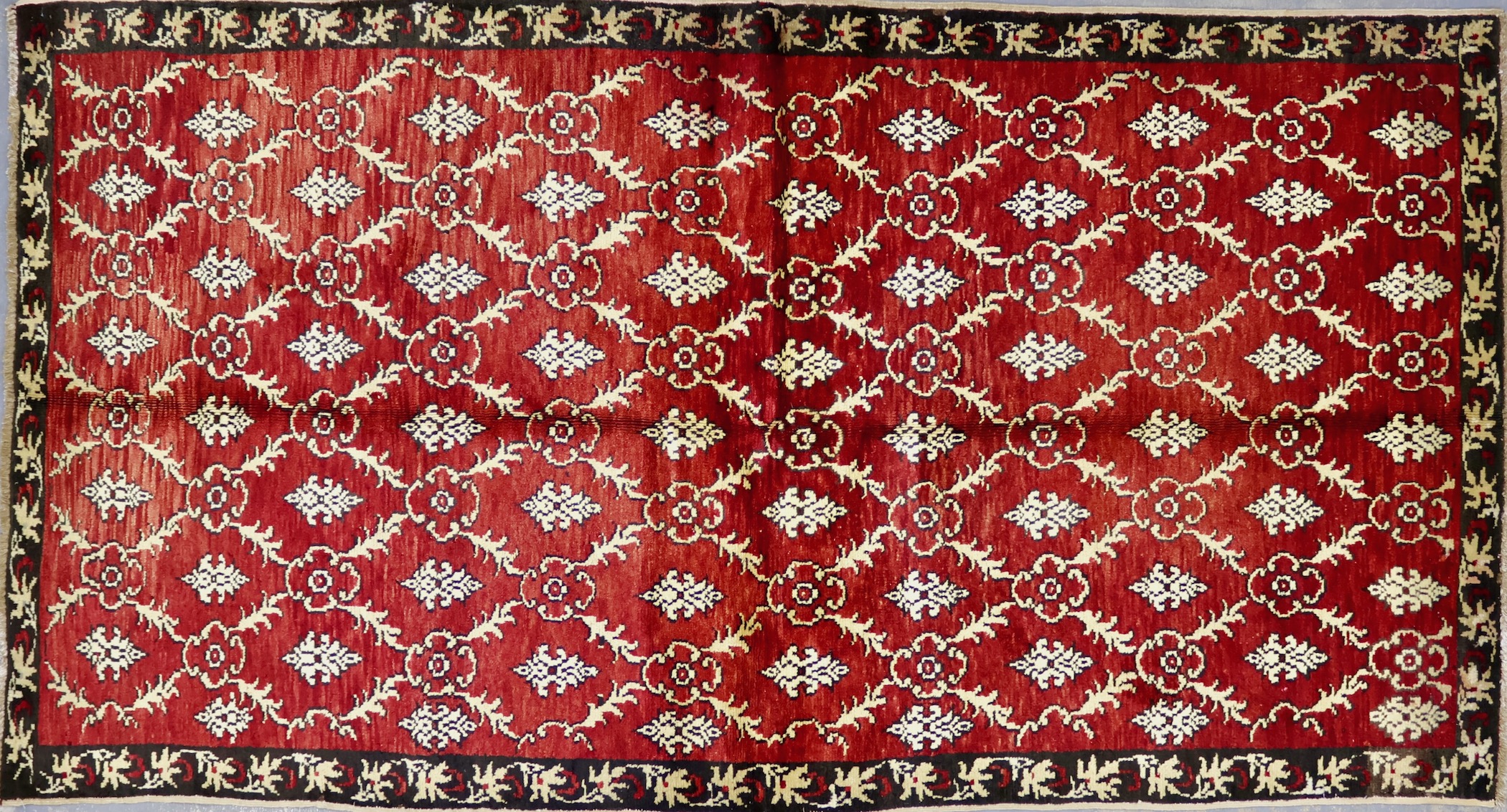 KH31 VINTAGE 1960s TURKISH KARAPINAR RUG 4'6