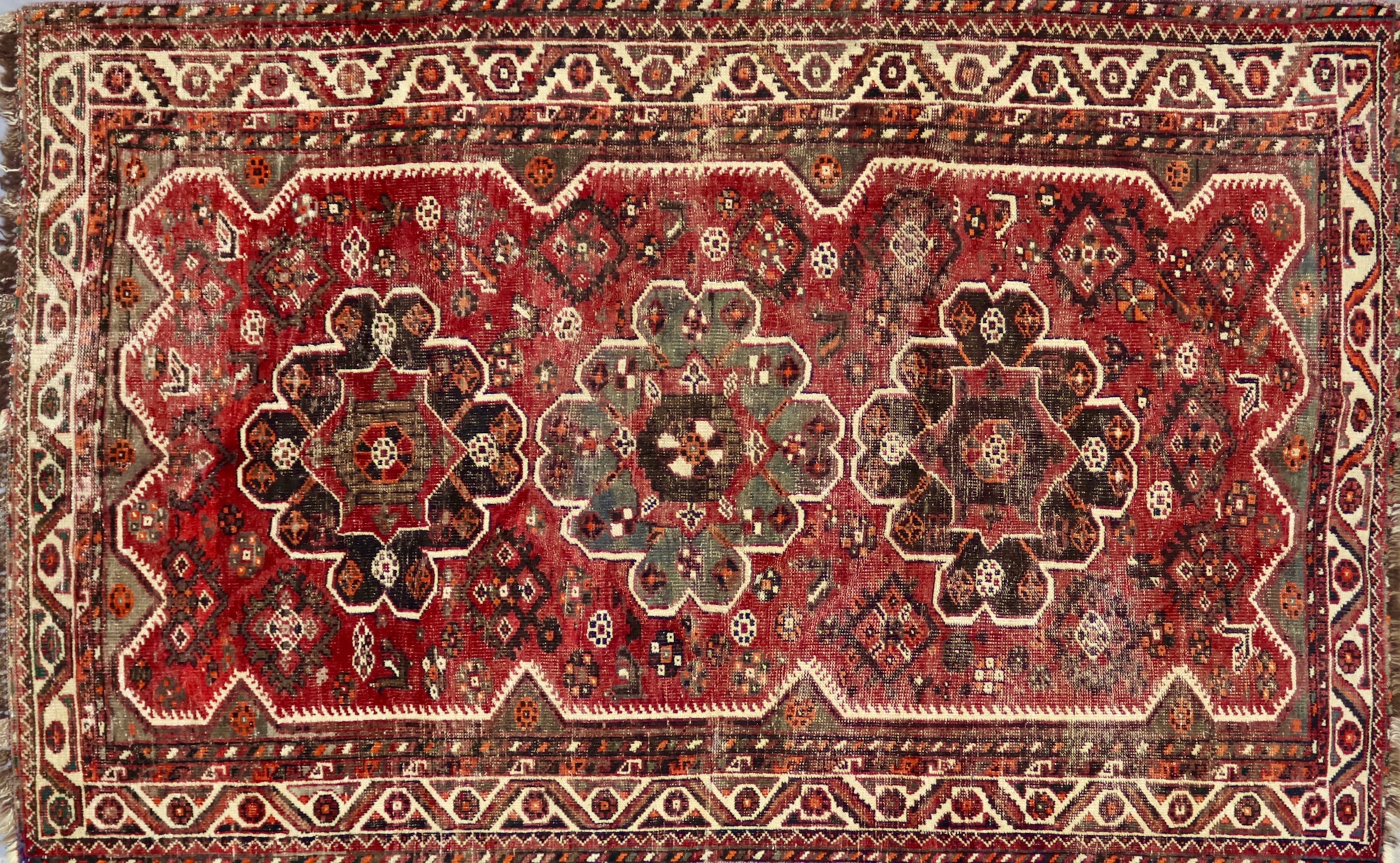 CR8465 VINTAGE 1970s IRANIAN CARPET 5'2