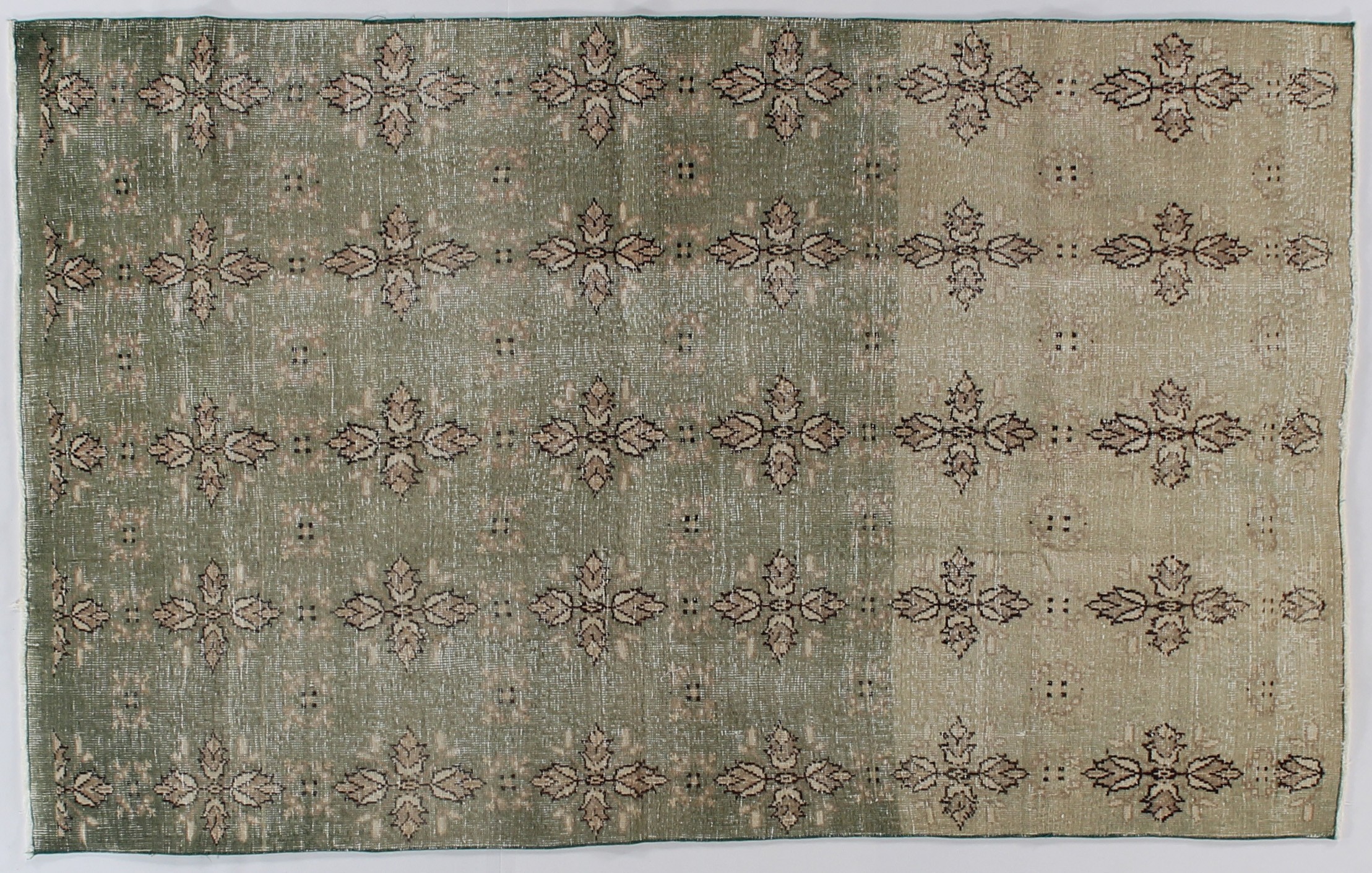 UD3062 VINTAGE RUG 4.7 X 7.4