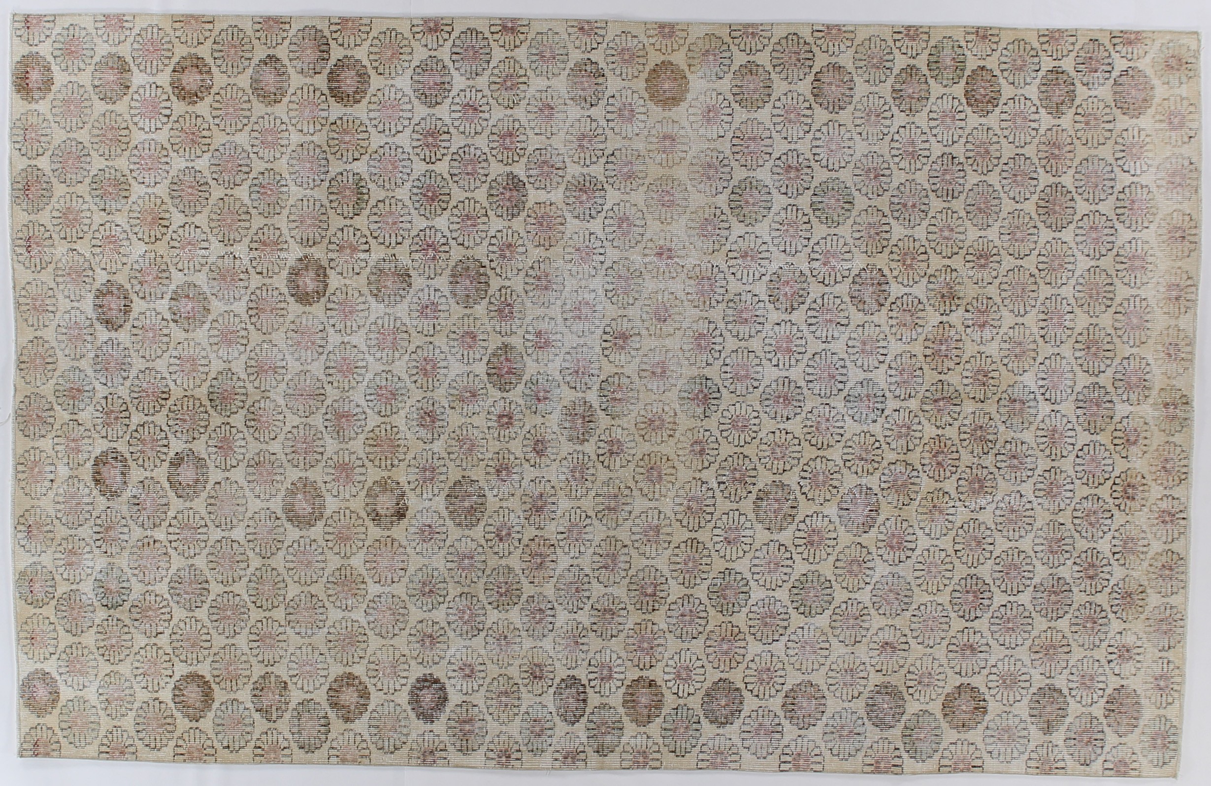 UD3064 VINTAGE RUG 5.9 X 9.2