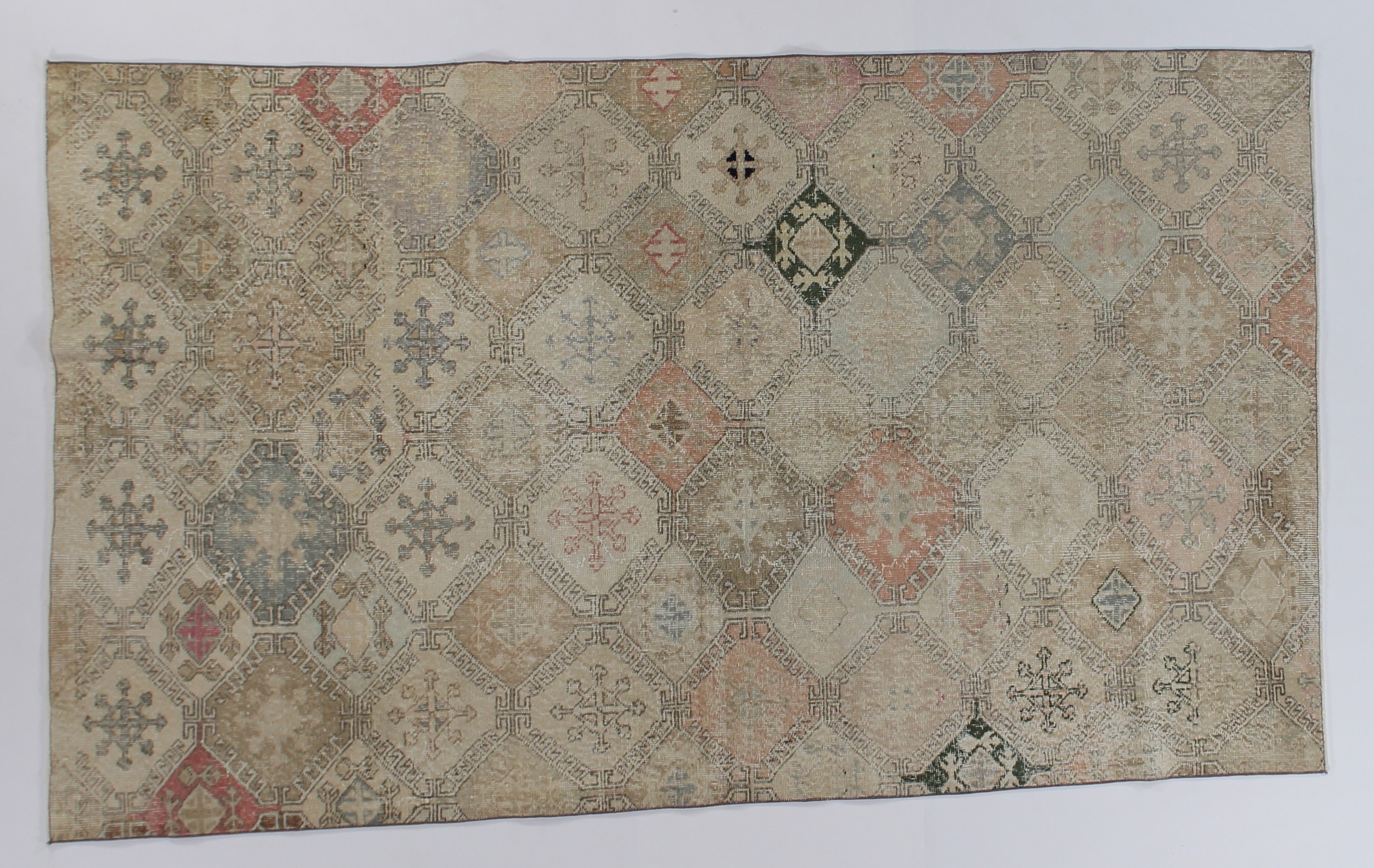 UD2945 VINTAGE RUG 5.4 X 8.10