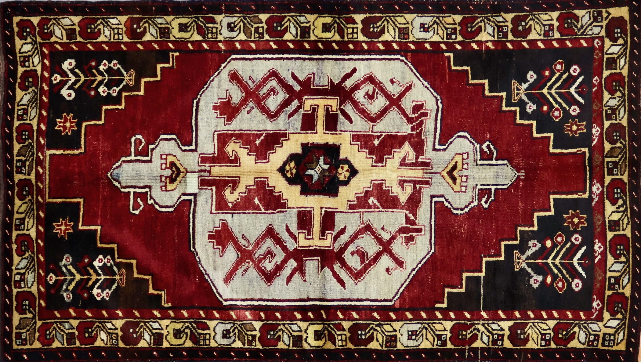 SH421 VINTAGE 1970s TURKISH KONYA RUG 4' X 7'