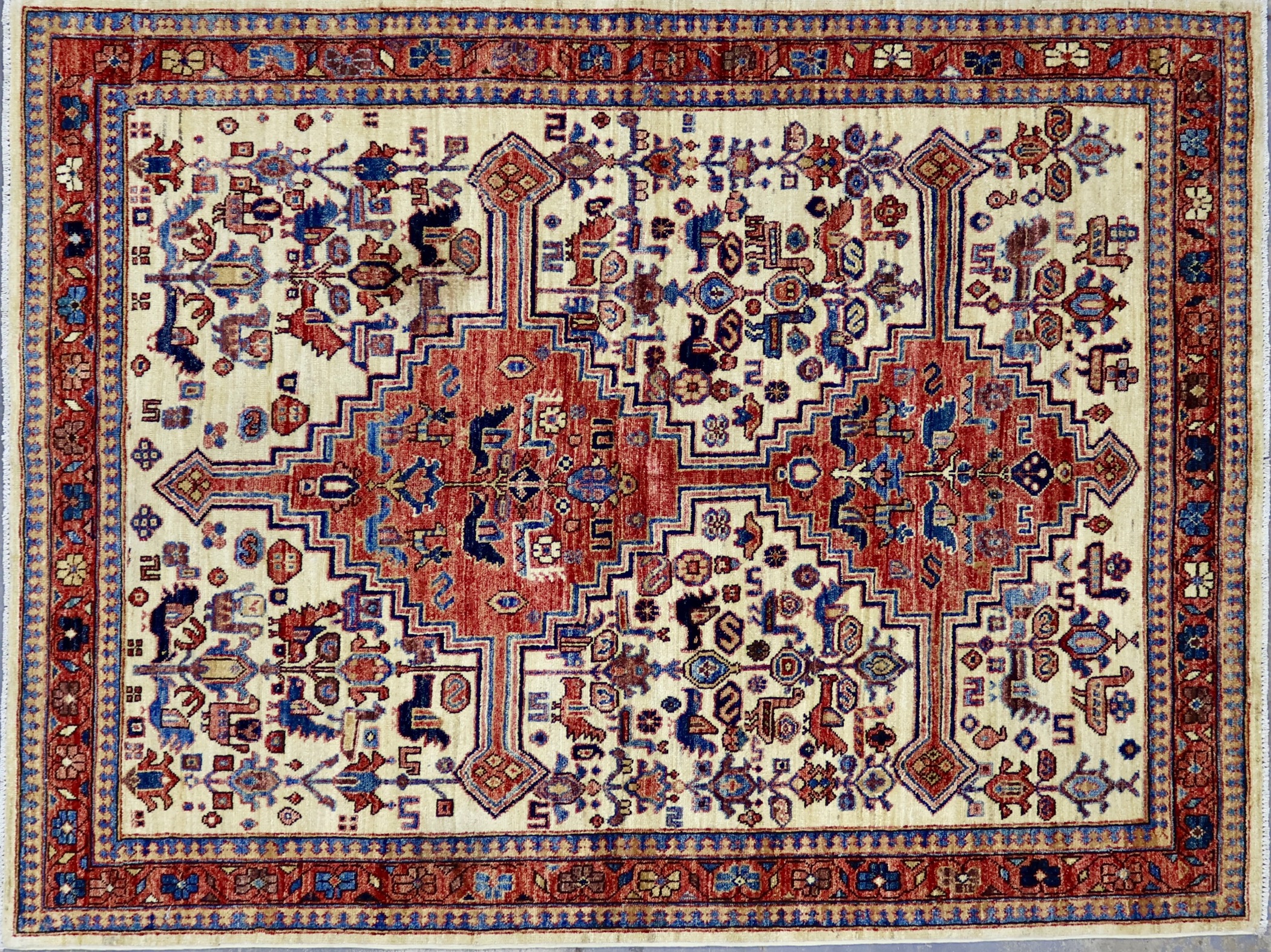 CR8546 NEW PAKISTANI HERIZ RUG 4'10