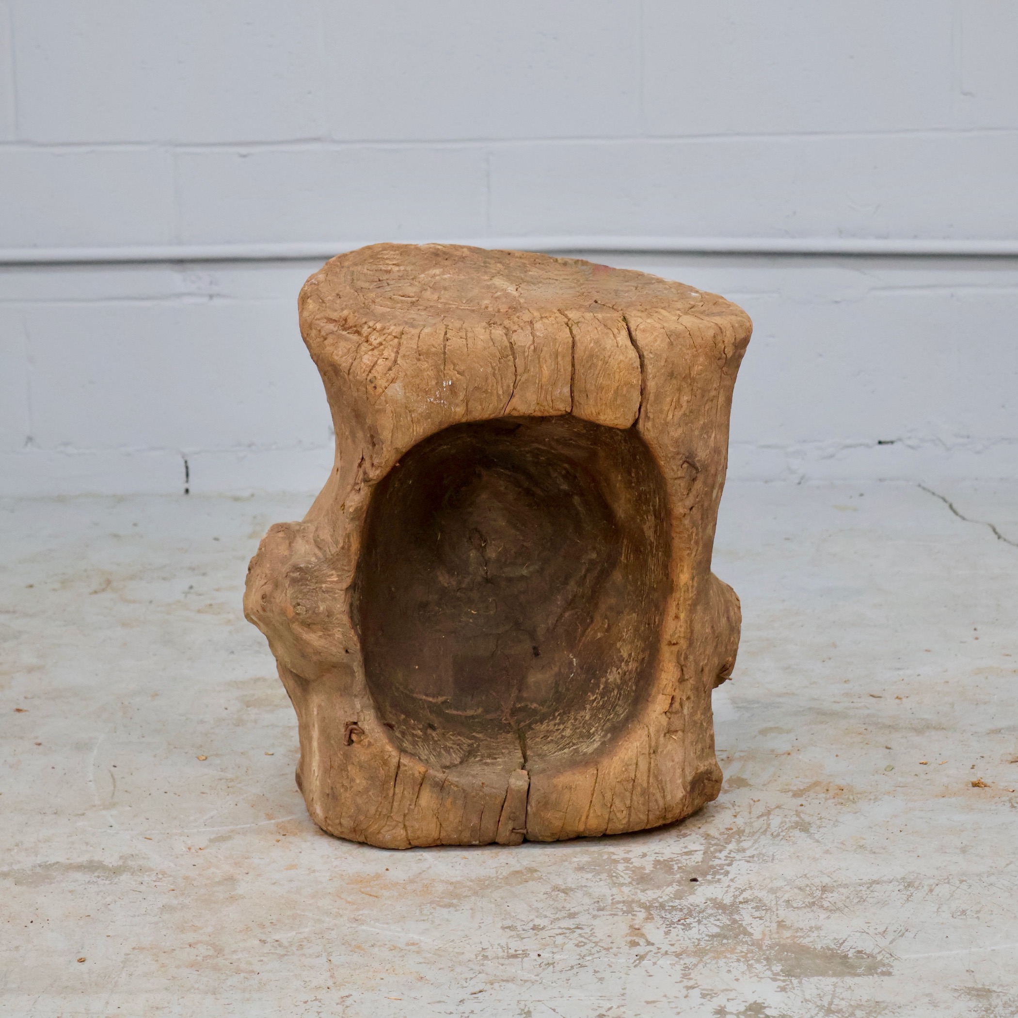 WD093B ANTIQUE WOODEN ROOT TROUGH