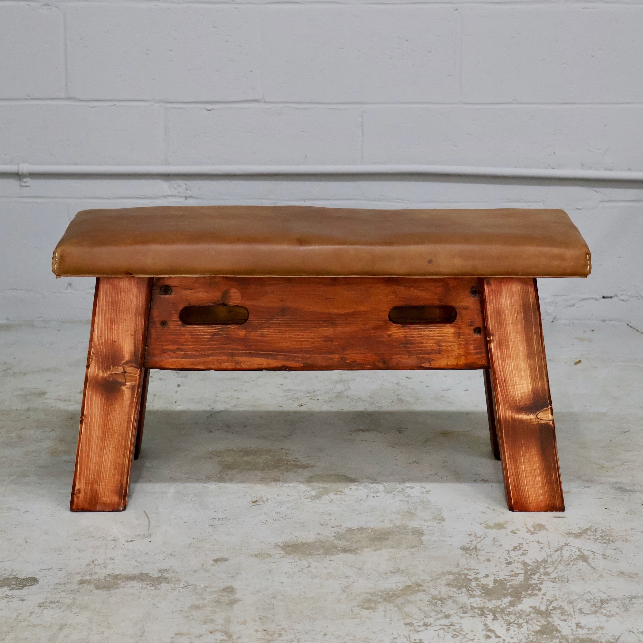 CHR219 SMALL STOOL WITH VINTAGE LEATHER