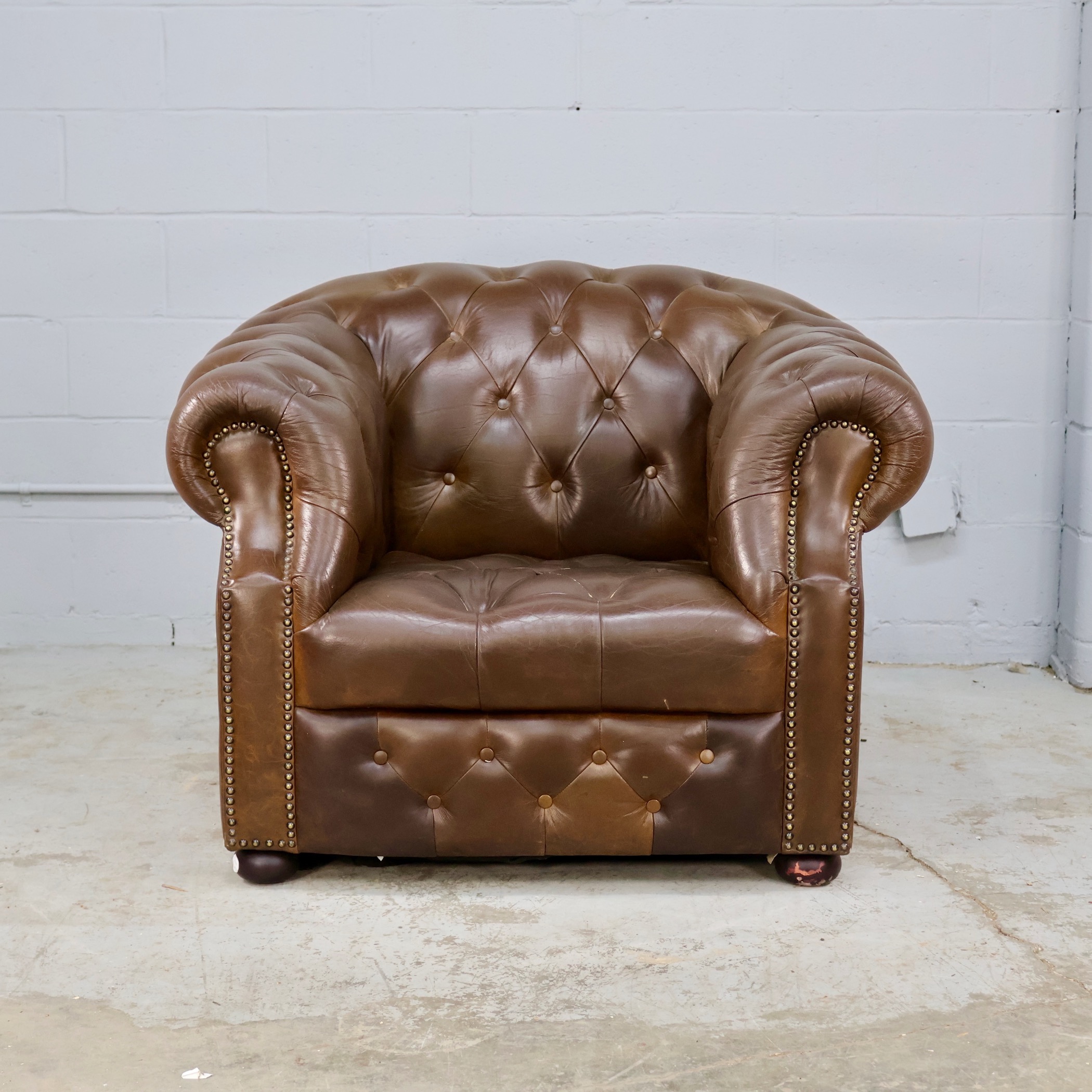 CHR494 CHESTERFIELD BRAND LEATHER ARMCHAIRS (SET AVAILABLE)