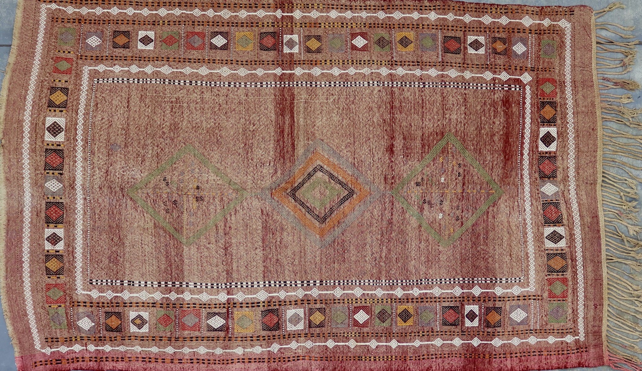 SK061 VINTAGE 1960s CAUCASIAN VERNE KILIM RUG 4'6