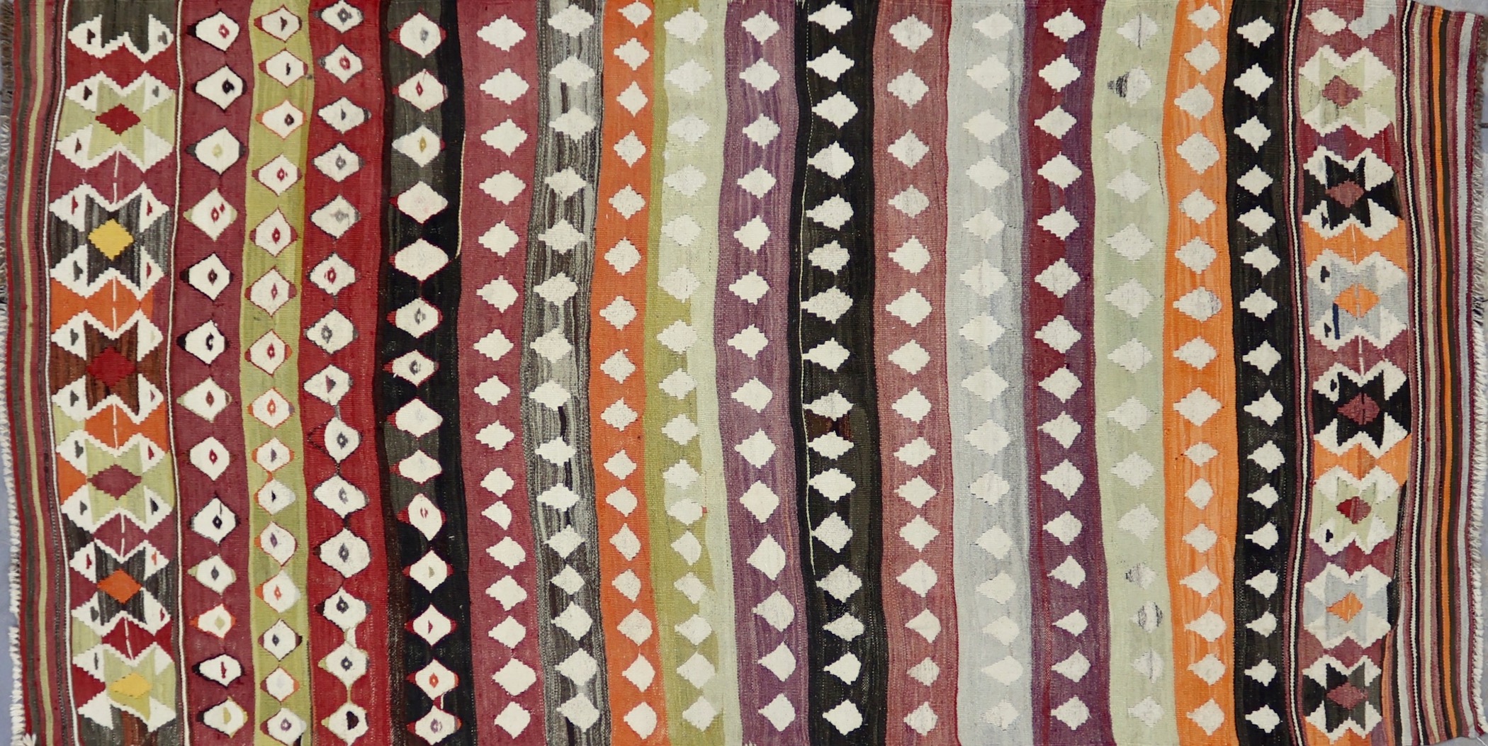 KL3241 VINTAGE 1960s TURKISH MUT KILIM RUG 4'4